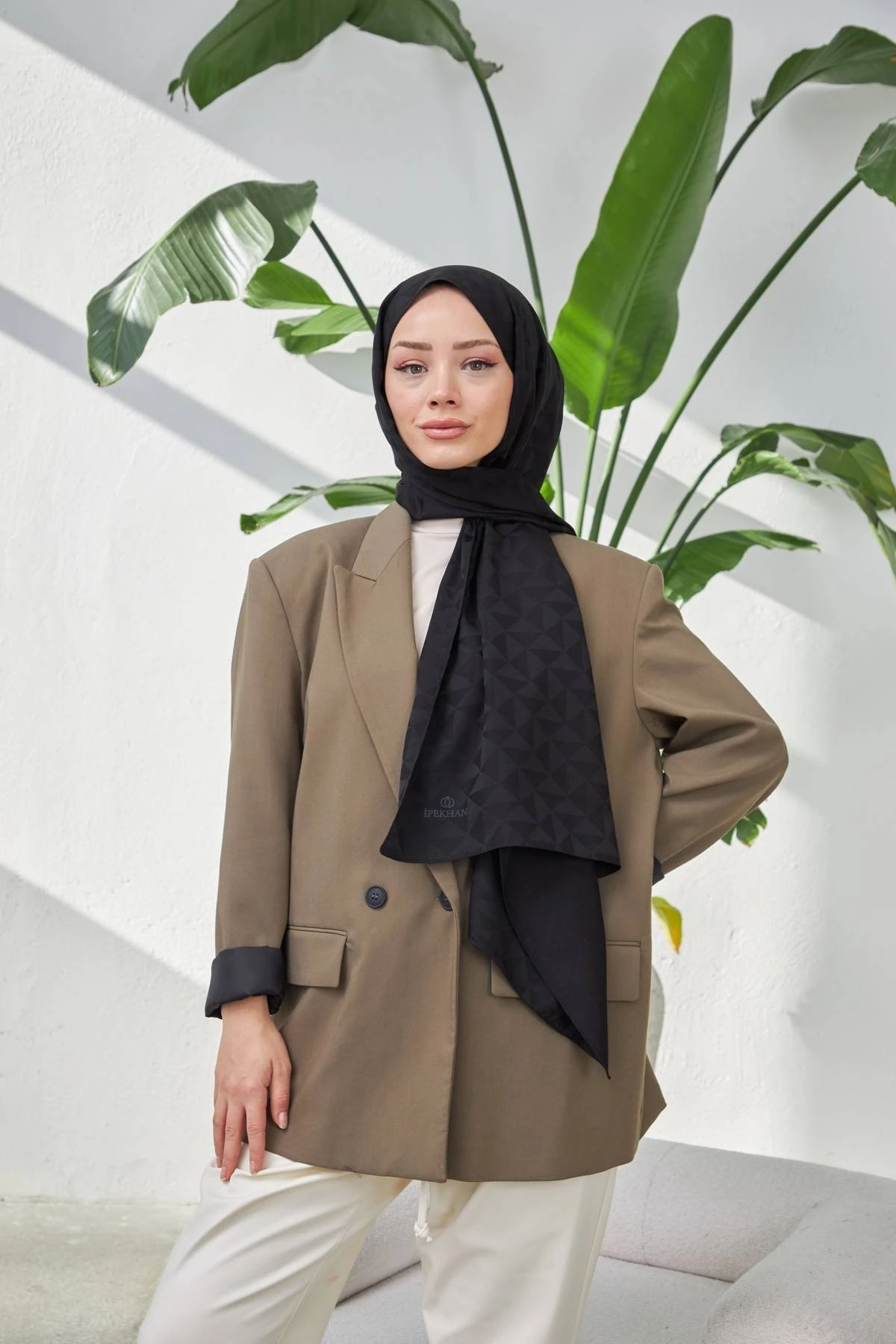 Triangle Desen İpeksi Jakar Şal Siyah 9005-03