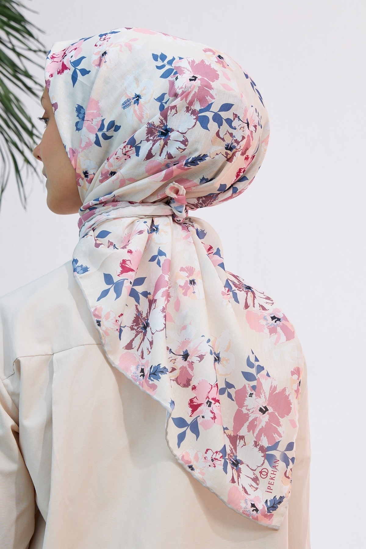 Çiçek Bahçesi Ekru Pamuk Viskon Eşarp