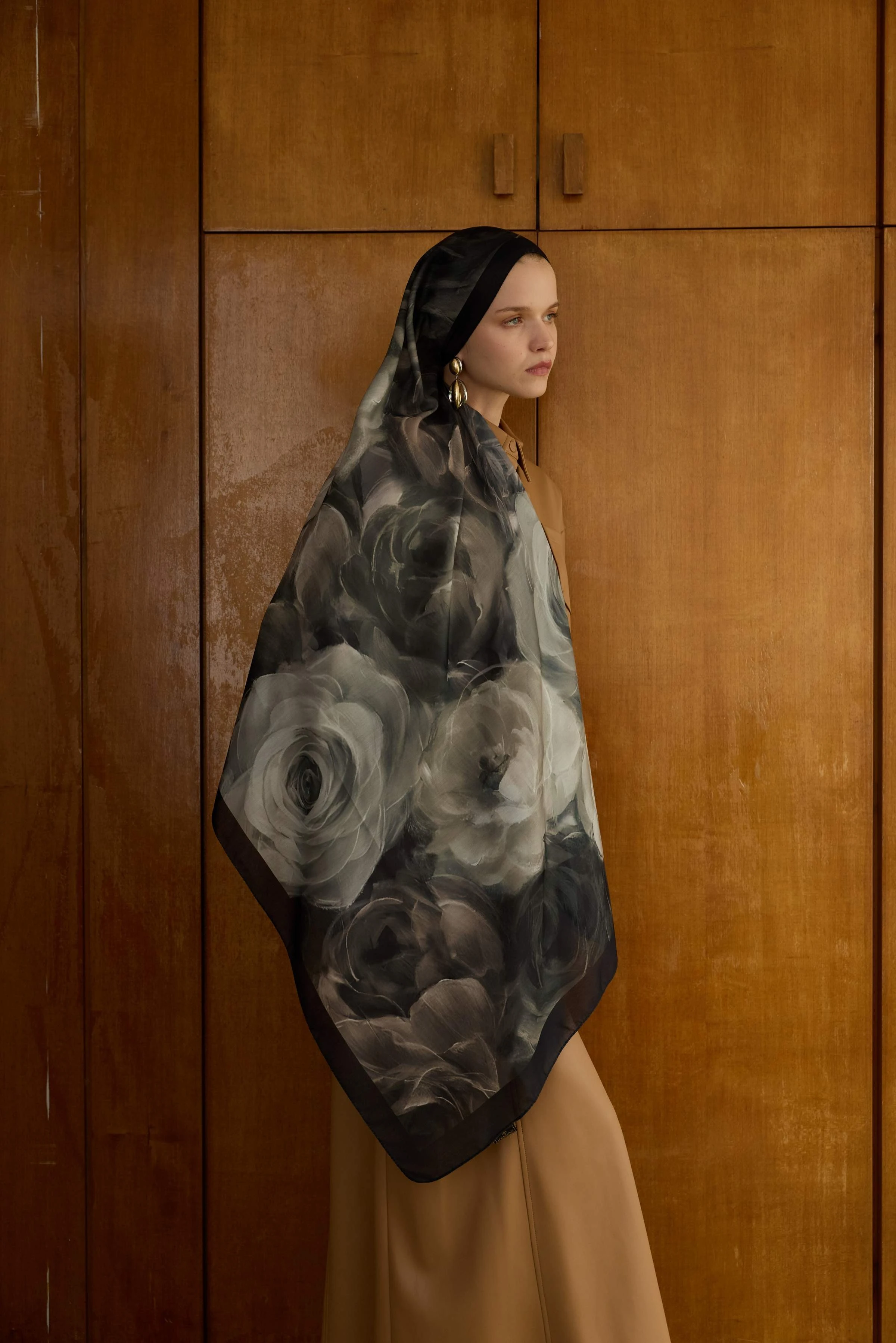 Winter Bloom Soft Şal 3068-10097 - Siyah