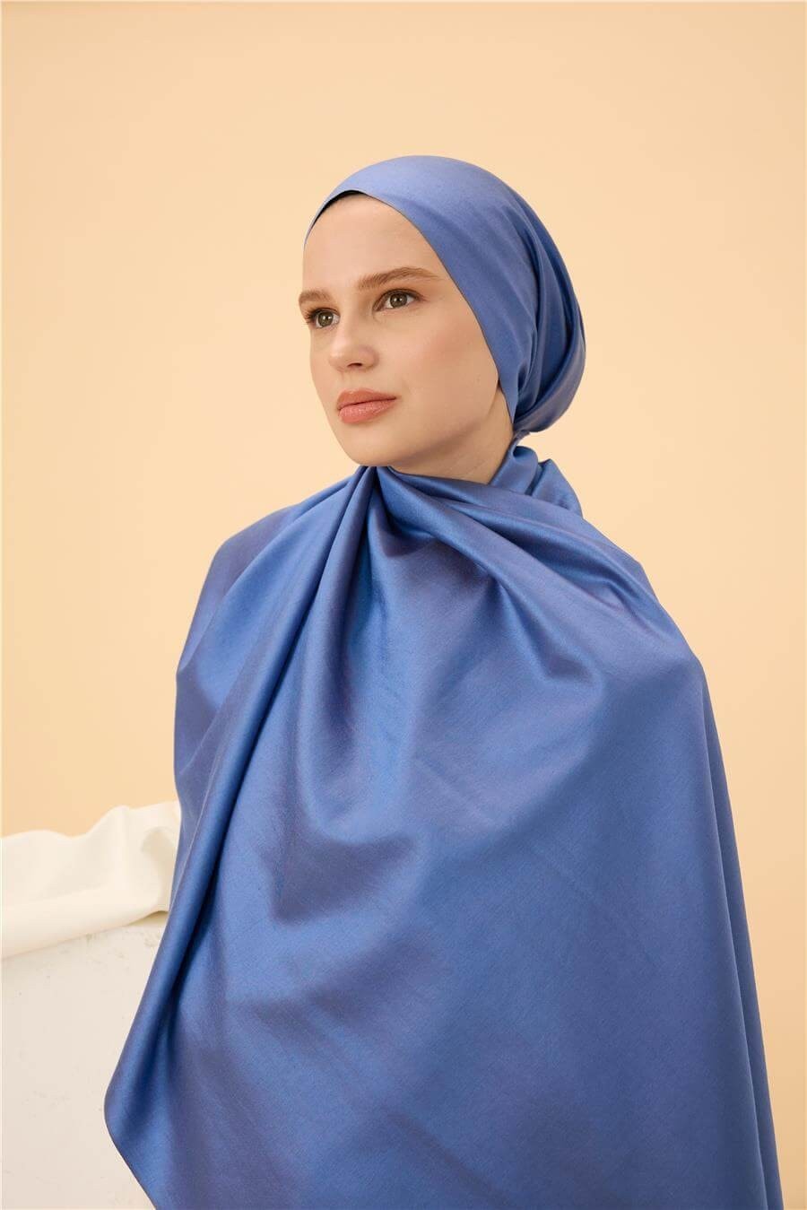 Koyu Kot Mavi Düz Çift Taraflı İpek Şal Modeli