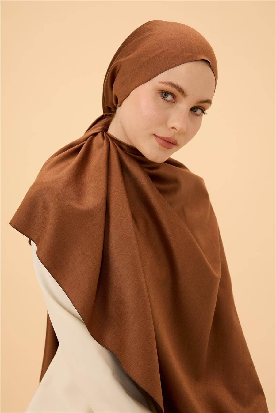 Bakır Siyah Düz Çift Taraflı İpek Şal Modeli