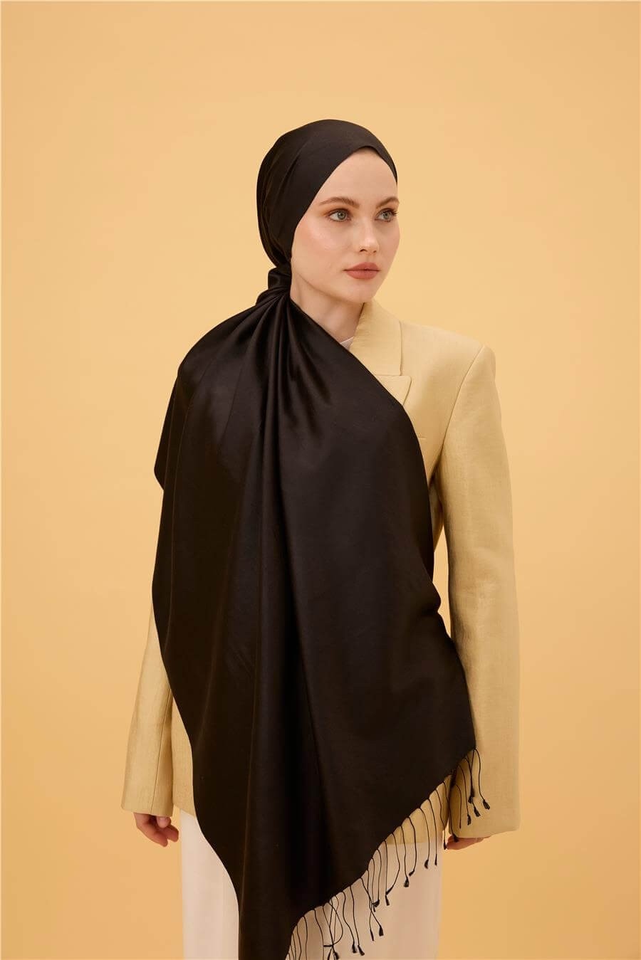 Siyah Düz Çift Taraflı İpek Şal Modeli