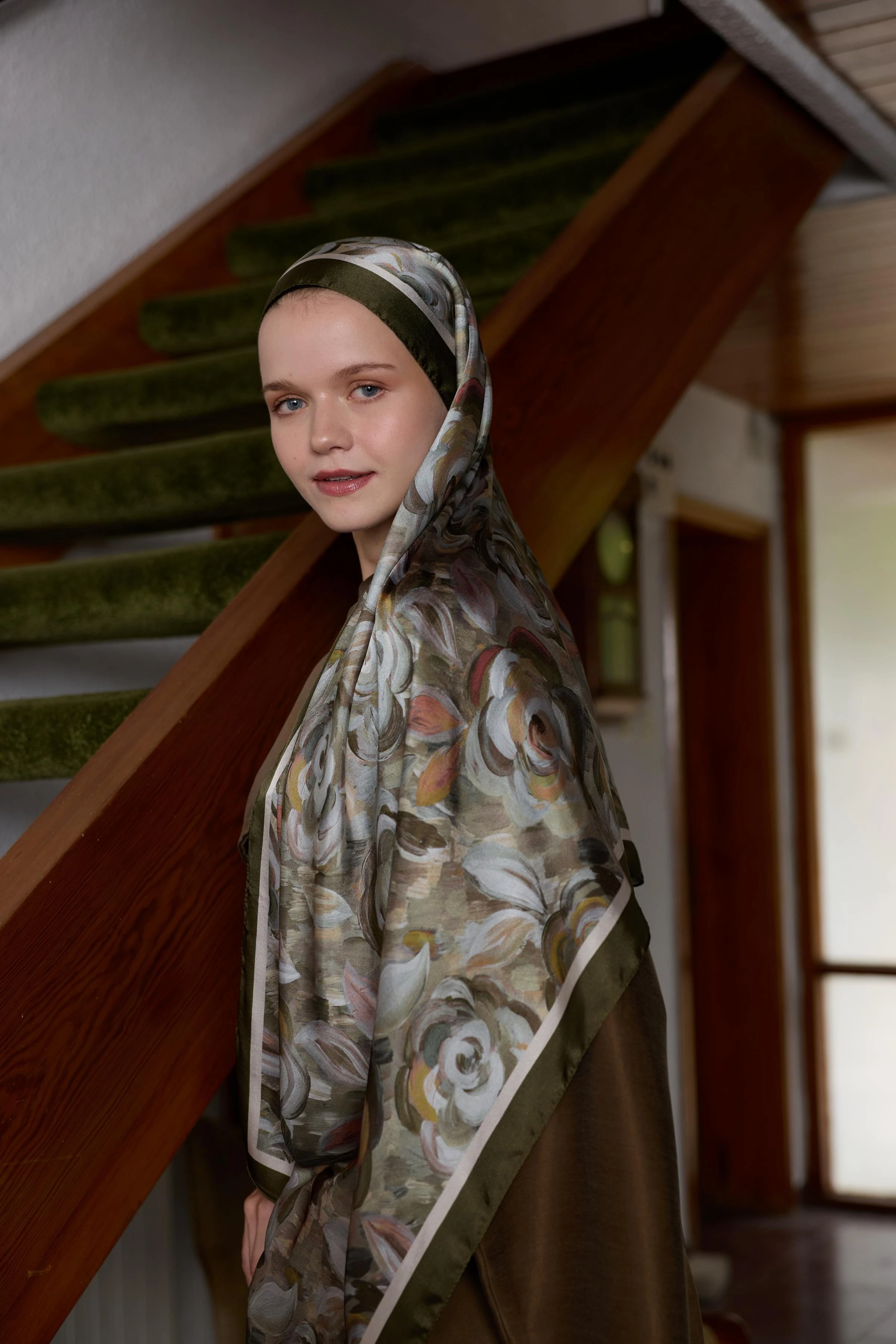 Winter Bloom Hint İpek Şal 5014 - Haki Yeşil