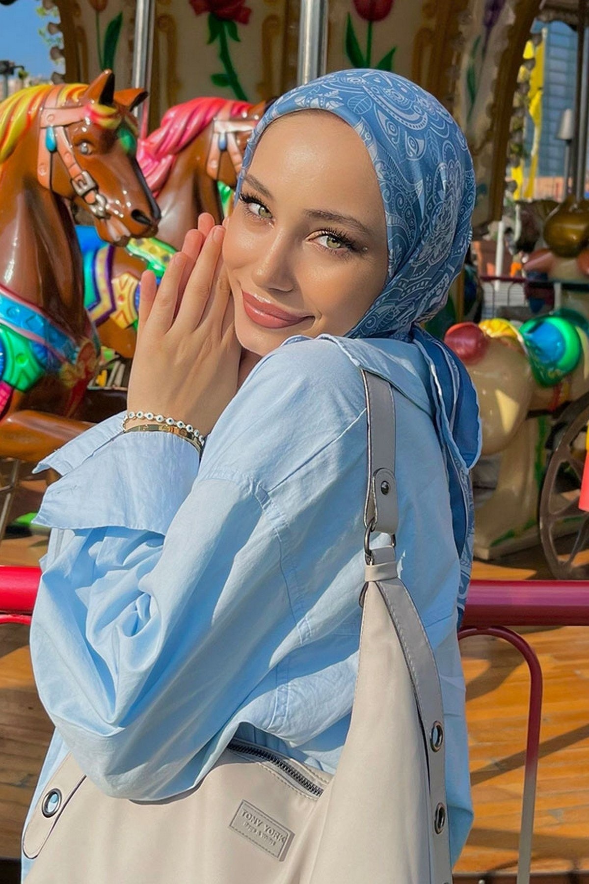 Gizem Okatar Sizler İçin Tercihi Henna