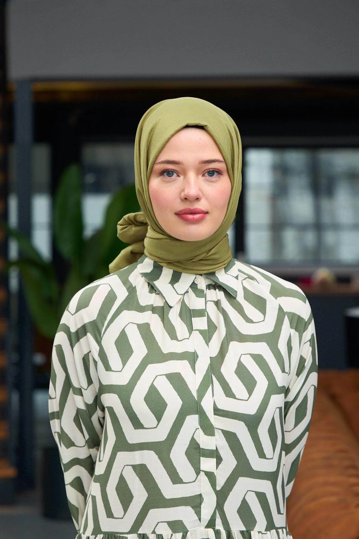 Düz Desen Vual Şal Yağ Yeşili Vual İpek Şal - 9800-03