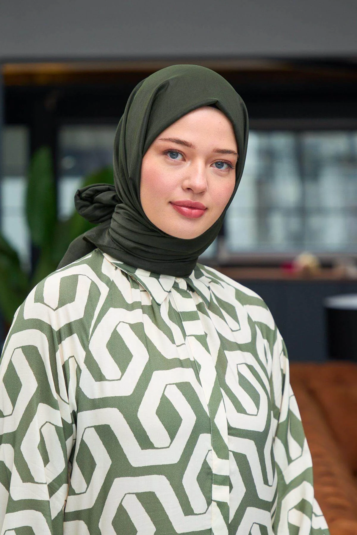 Düz Desen Vual Şal Haki Vual İpek Şal - 9800-01