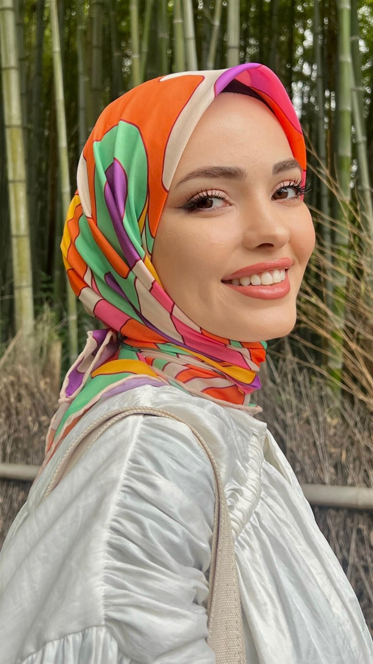 Kübra Koç Tercihi Pamuk Eşarp