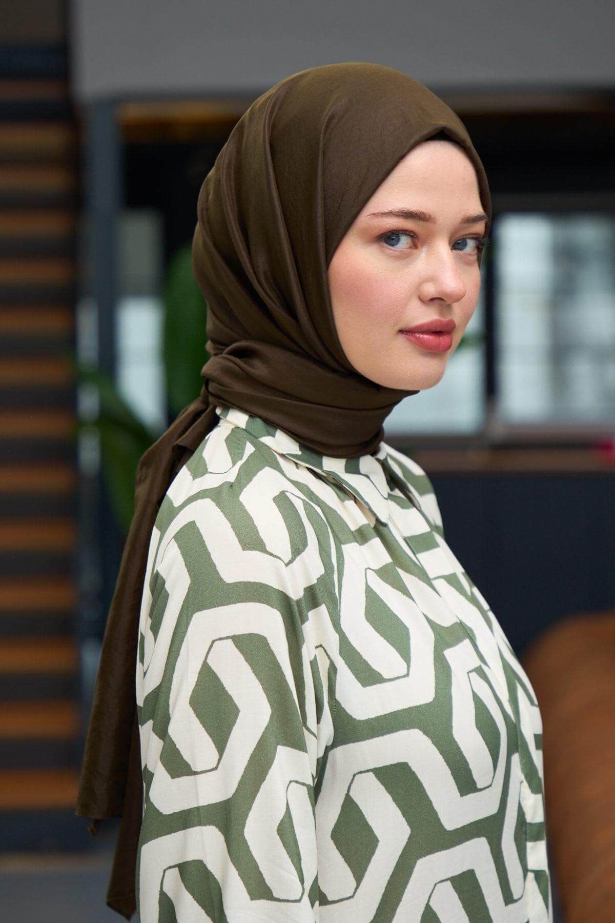 Düz Desen Vual Şal Koyu Kahve Vual İpek Şal - 9800-06