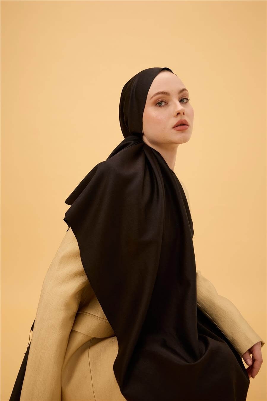 Siyah Düz Çift Taraflı İpek Şal Modeli