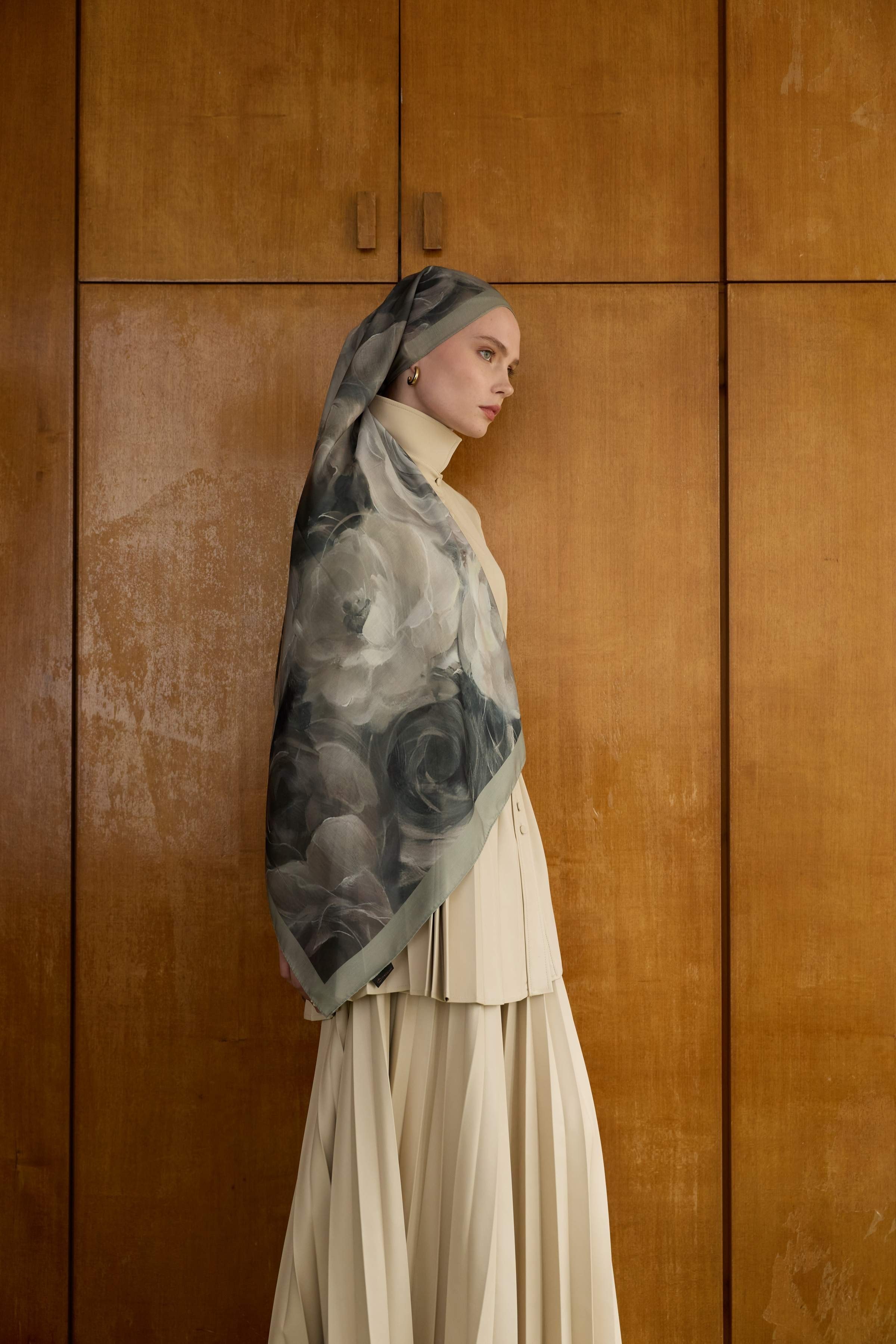 Winter Bloom Soft Şal 3068-10097 - Koyu Gri