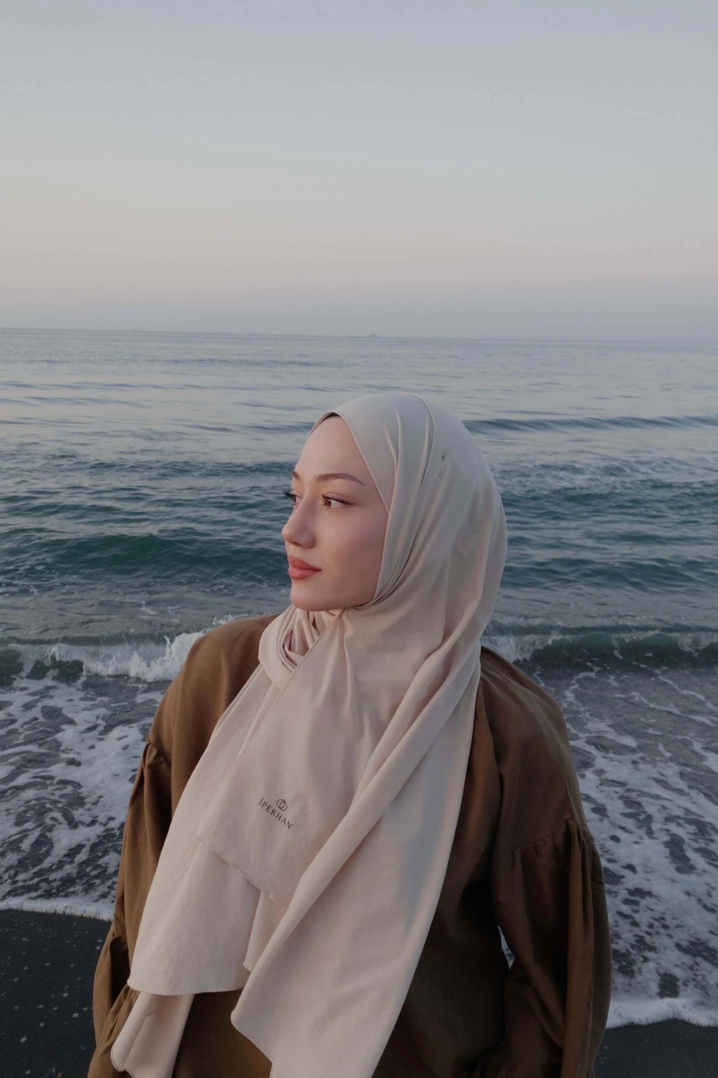 Meliha Hacıoğlu'nun Yaz İçin Tercihi Relax Şal 10000-16