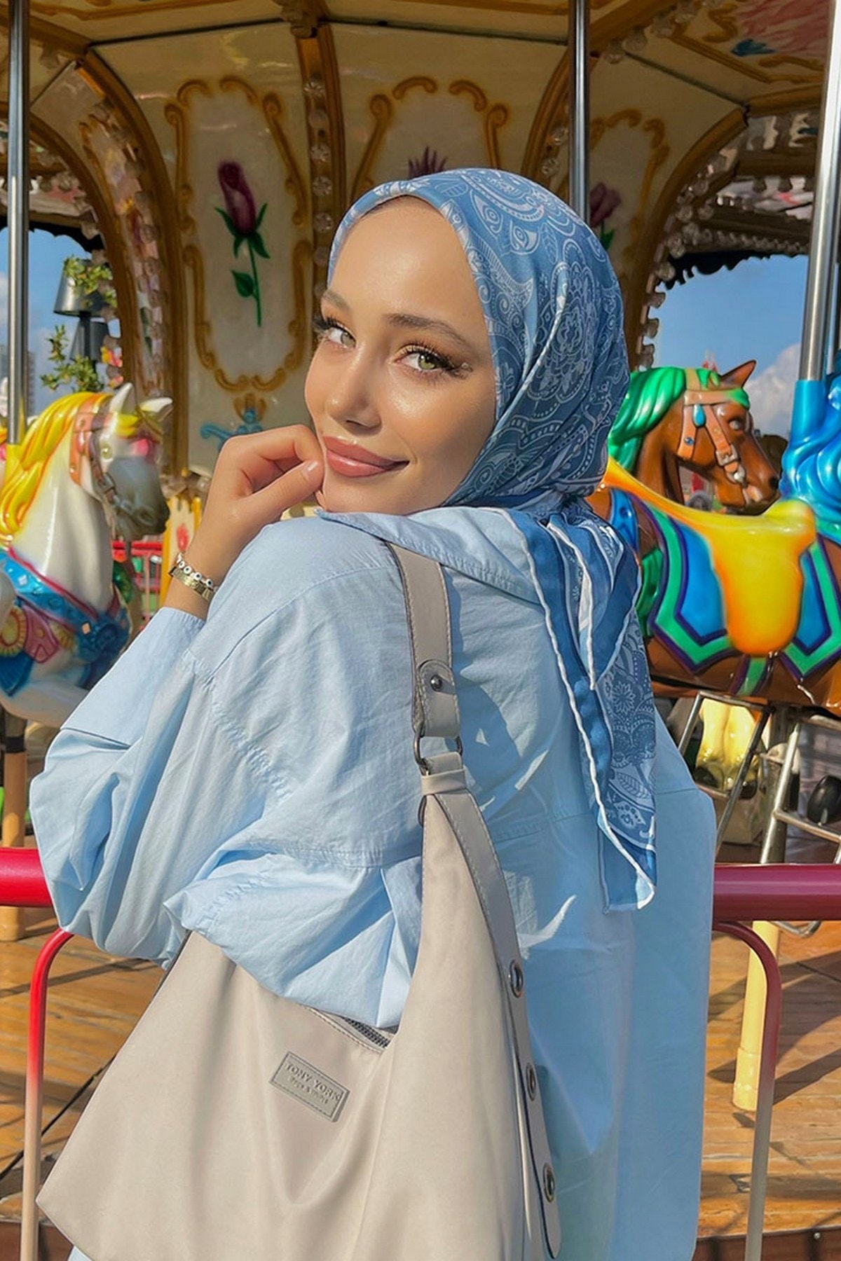 Gizem Okatar Sizler İçin Tercihi Henna