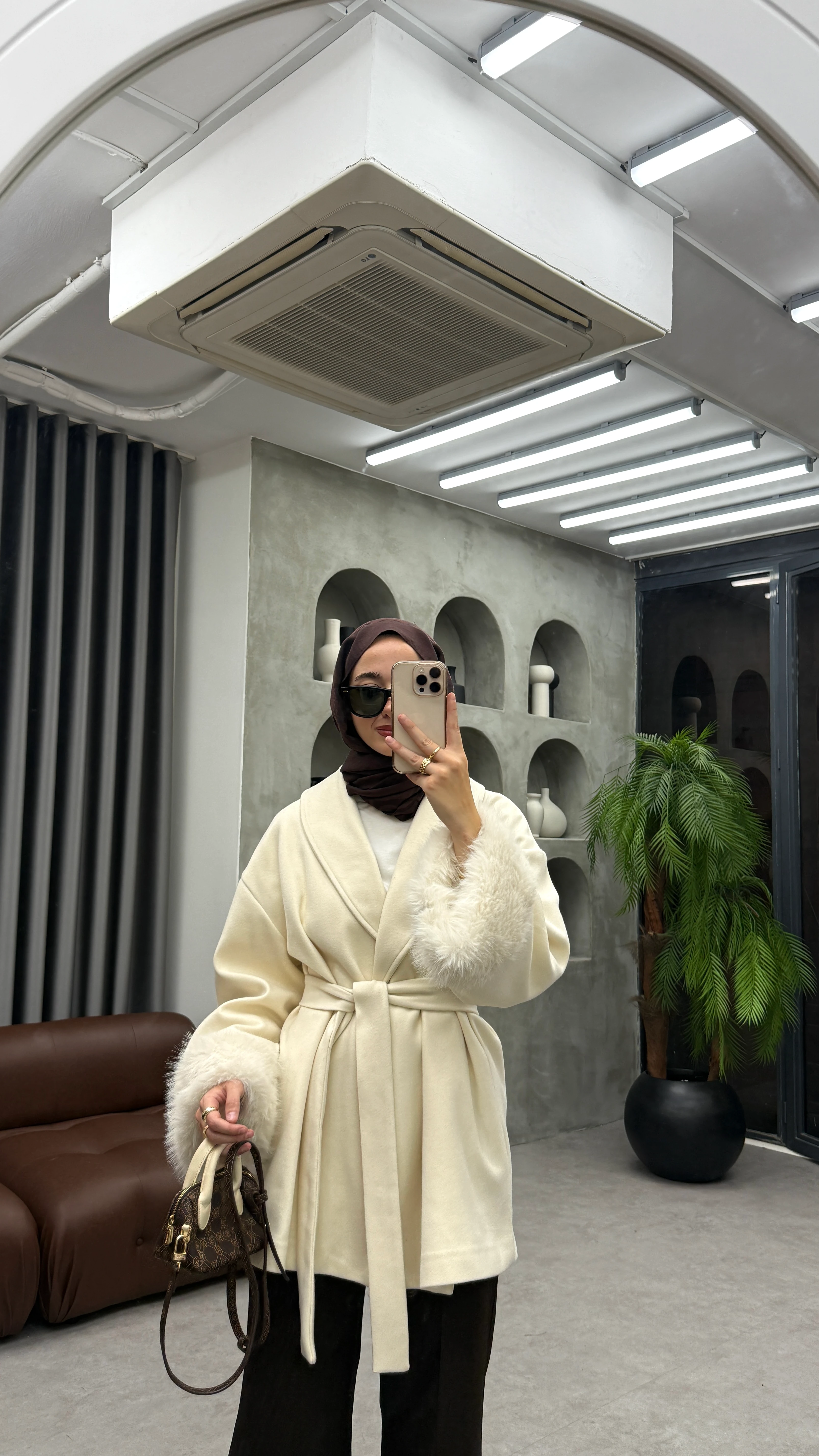 Kolu Kürklü Kaşe Kaban   - Bej