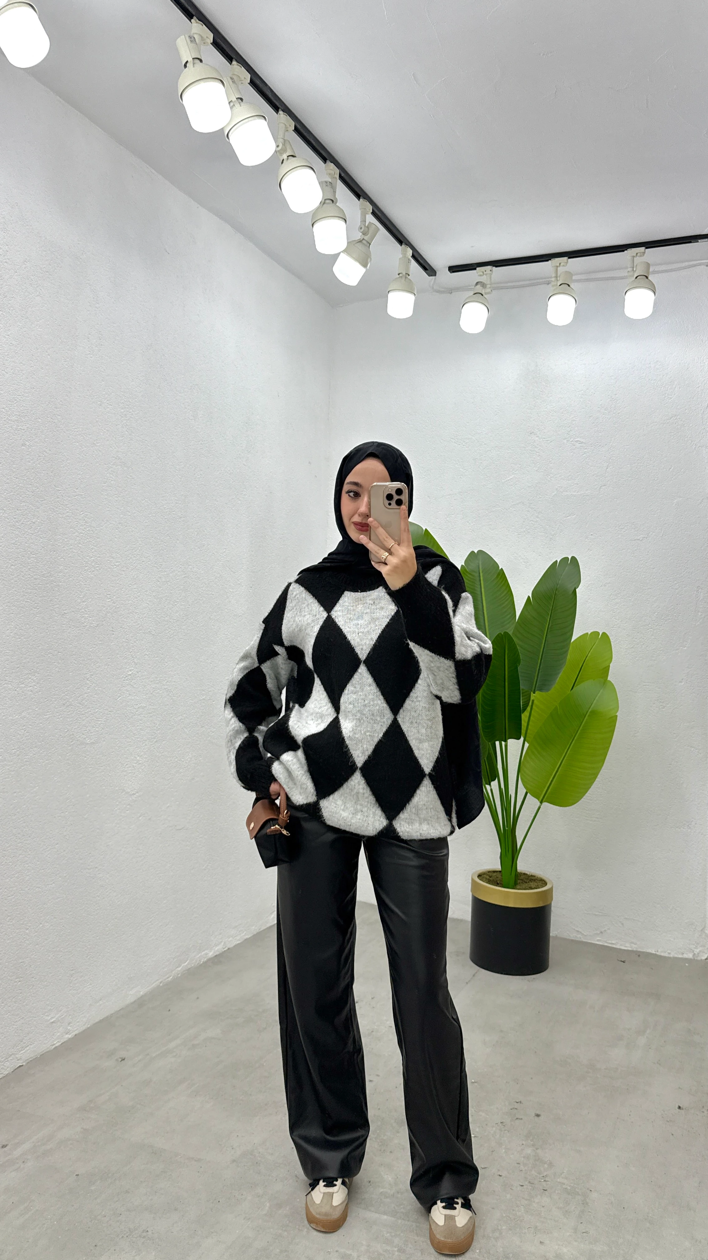 Baklava Desen Kazak - Siyah