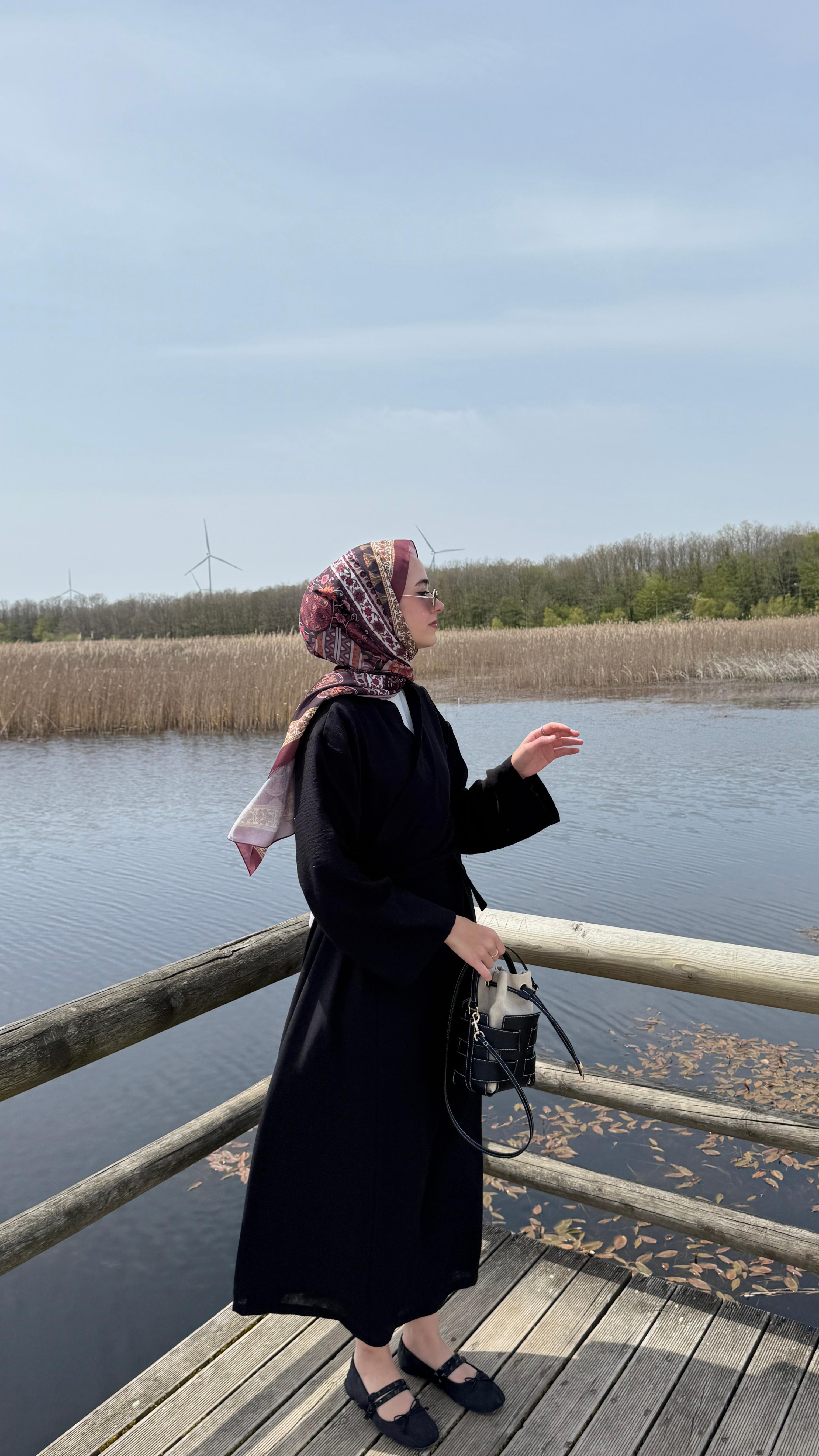 Keten Bağlamalı Abaya