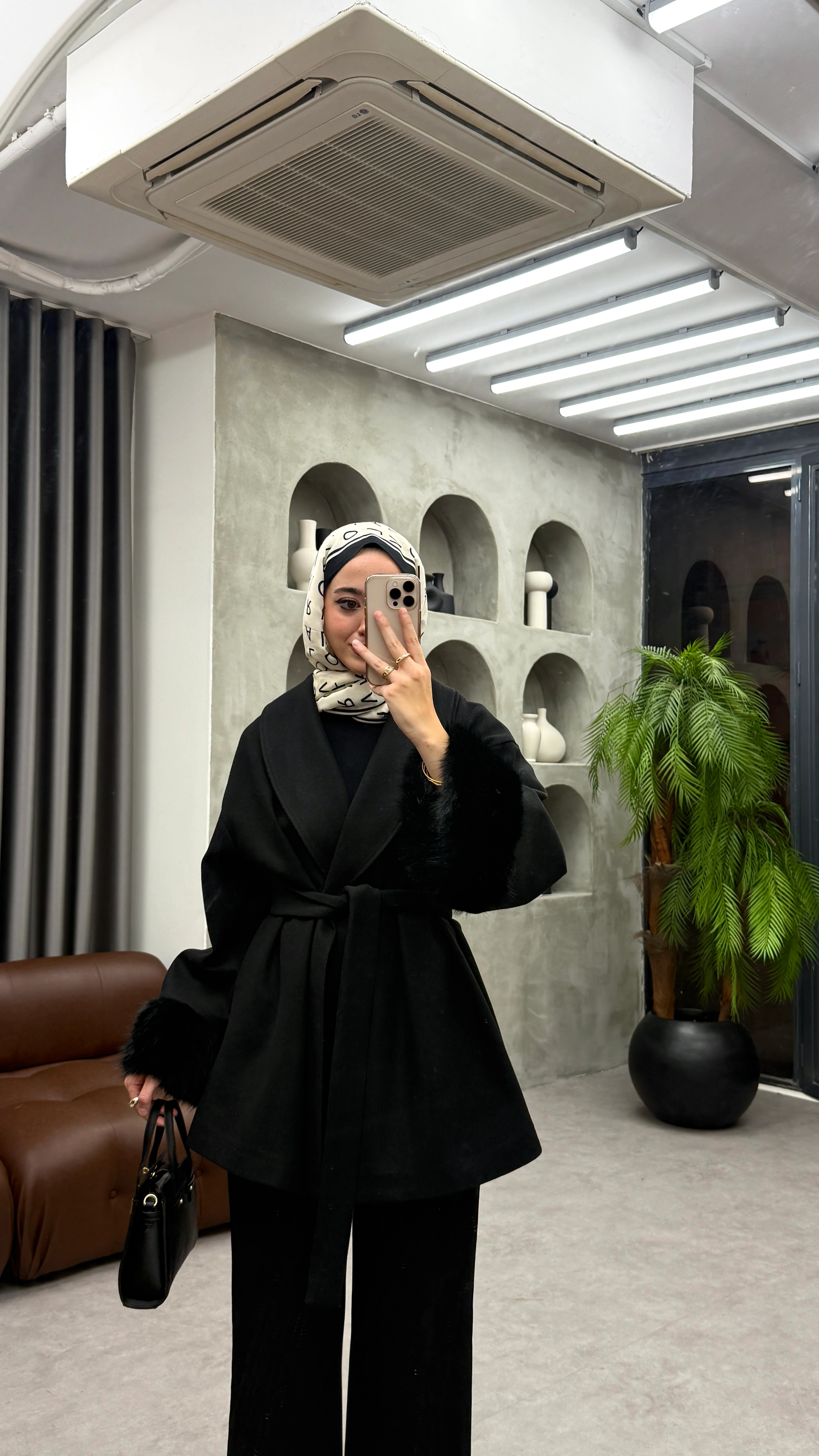 Kolu Kürklü Kaşe Kaban   - Siyah