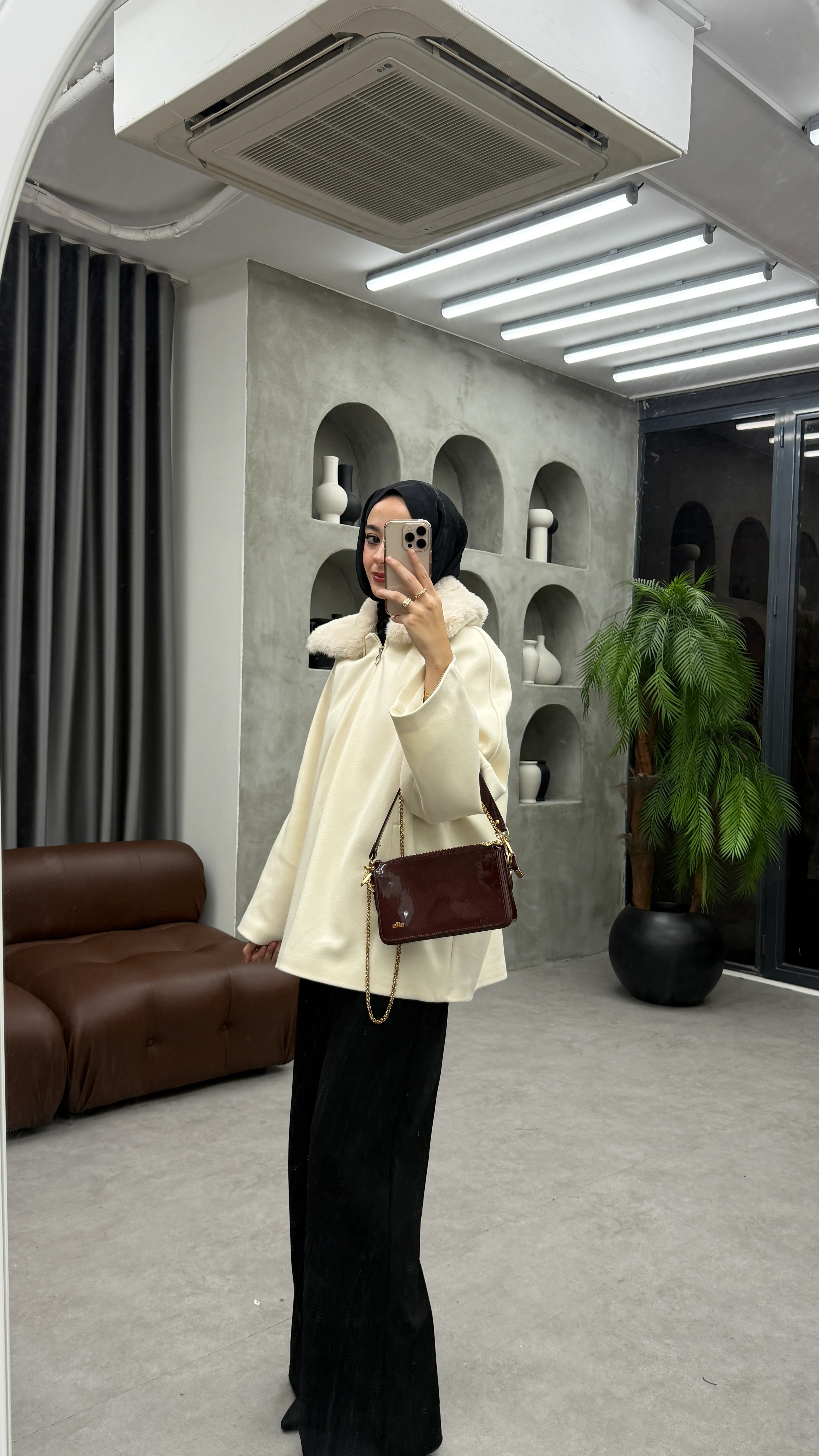 Yakası Kürklü Kaşe Mont - Bej