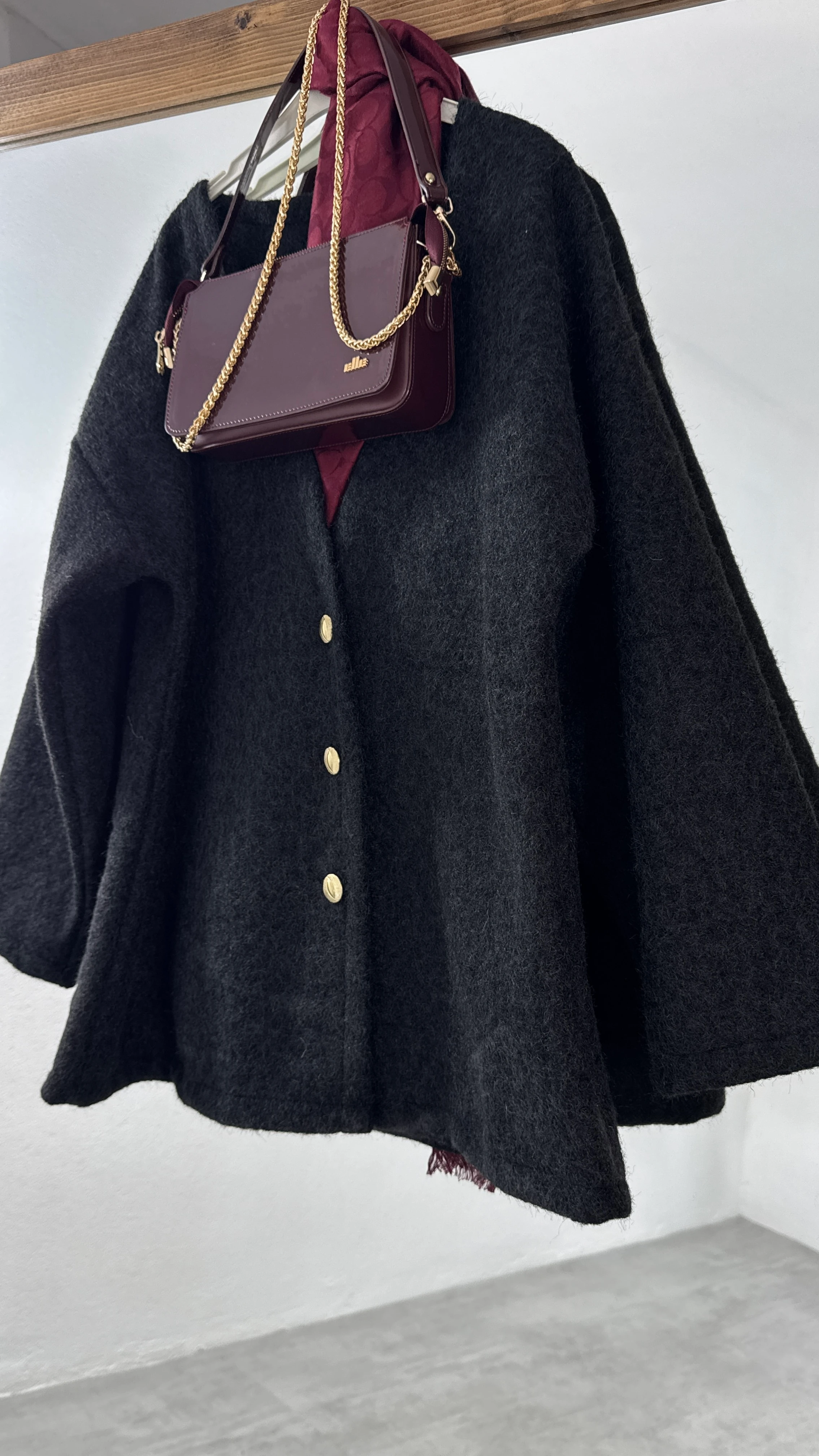 Gold Düğmeli Buklet Ceket