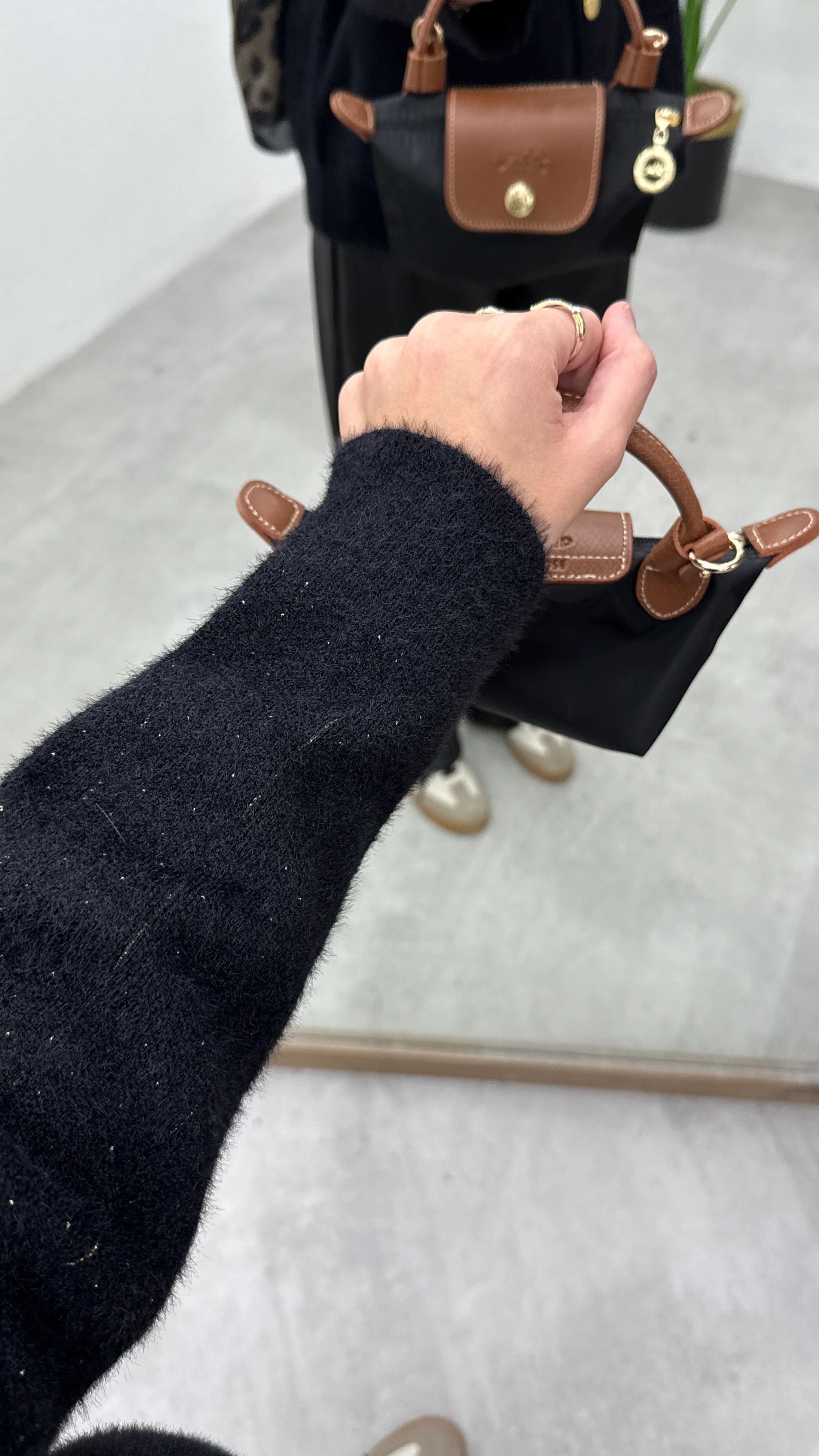 Simli Düğmeli Hırka - Siyah