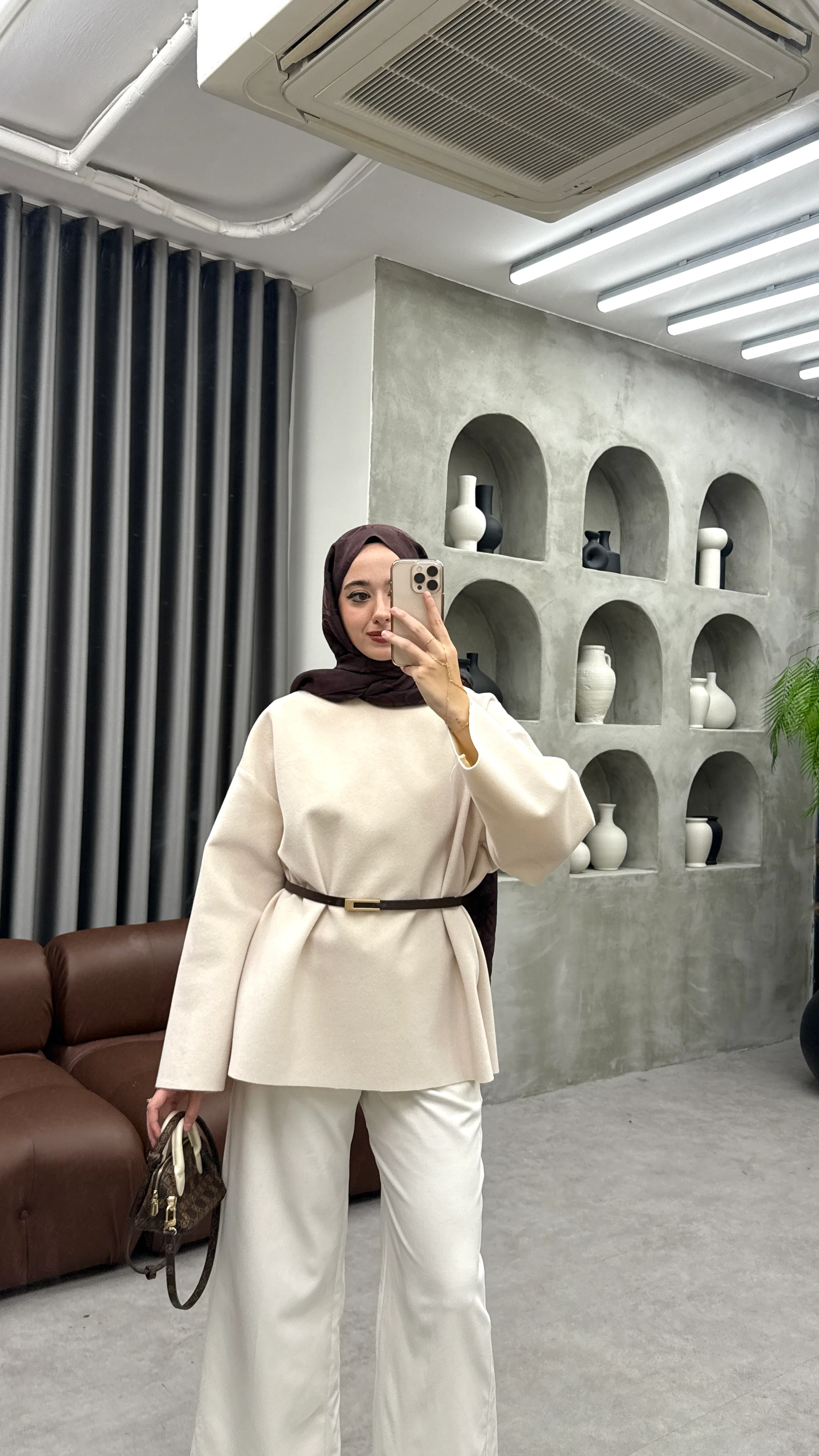 Qua Tay Tüylü Kazak - Taş