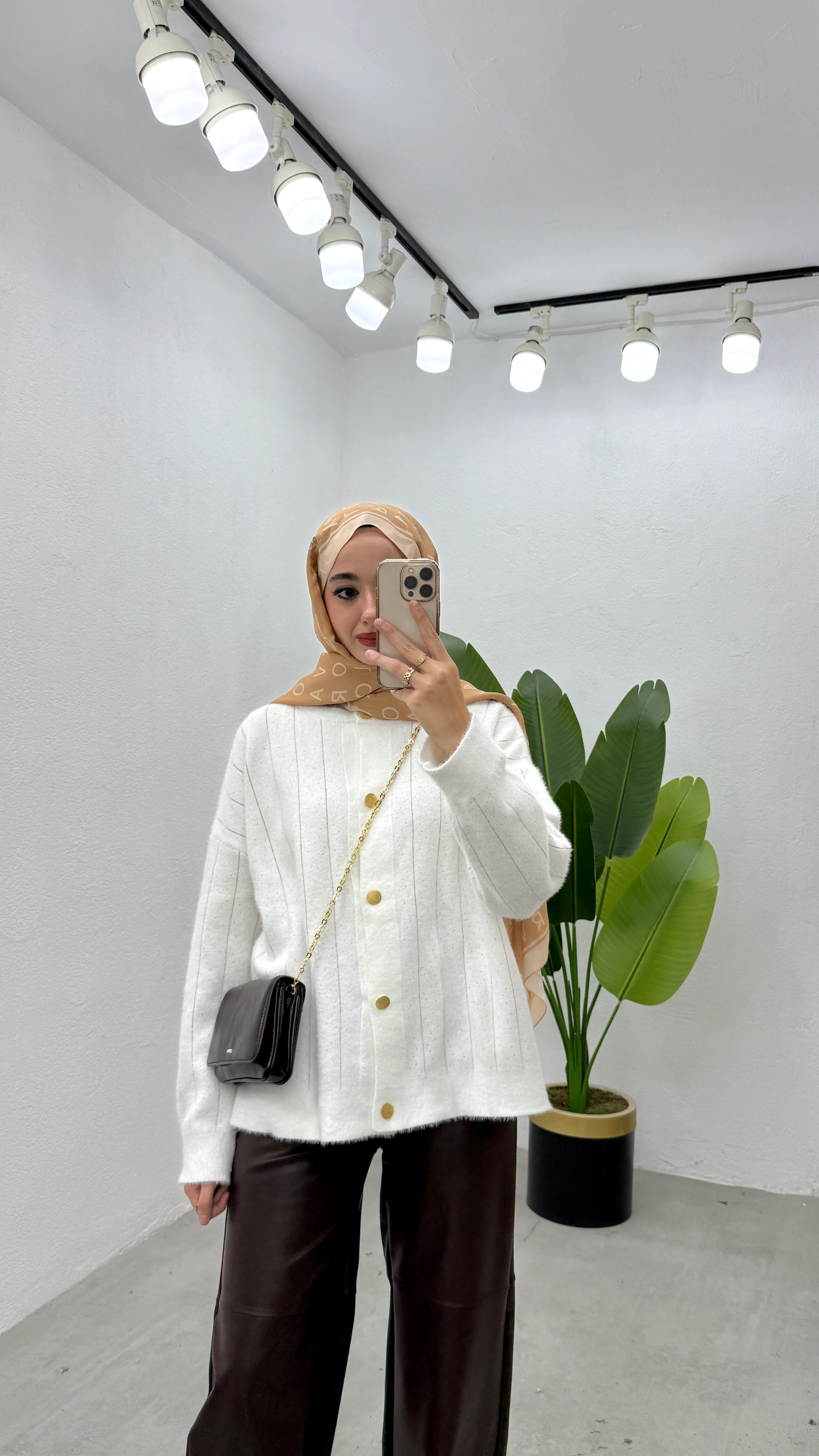 Simli Düğmeli Hırka