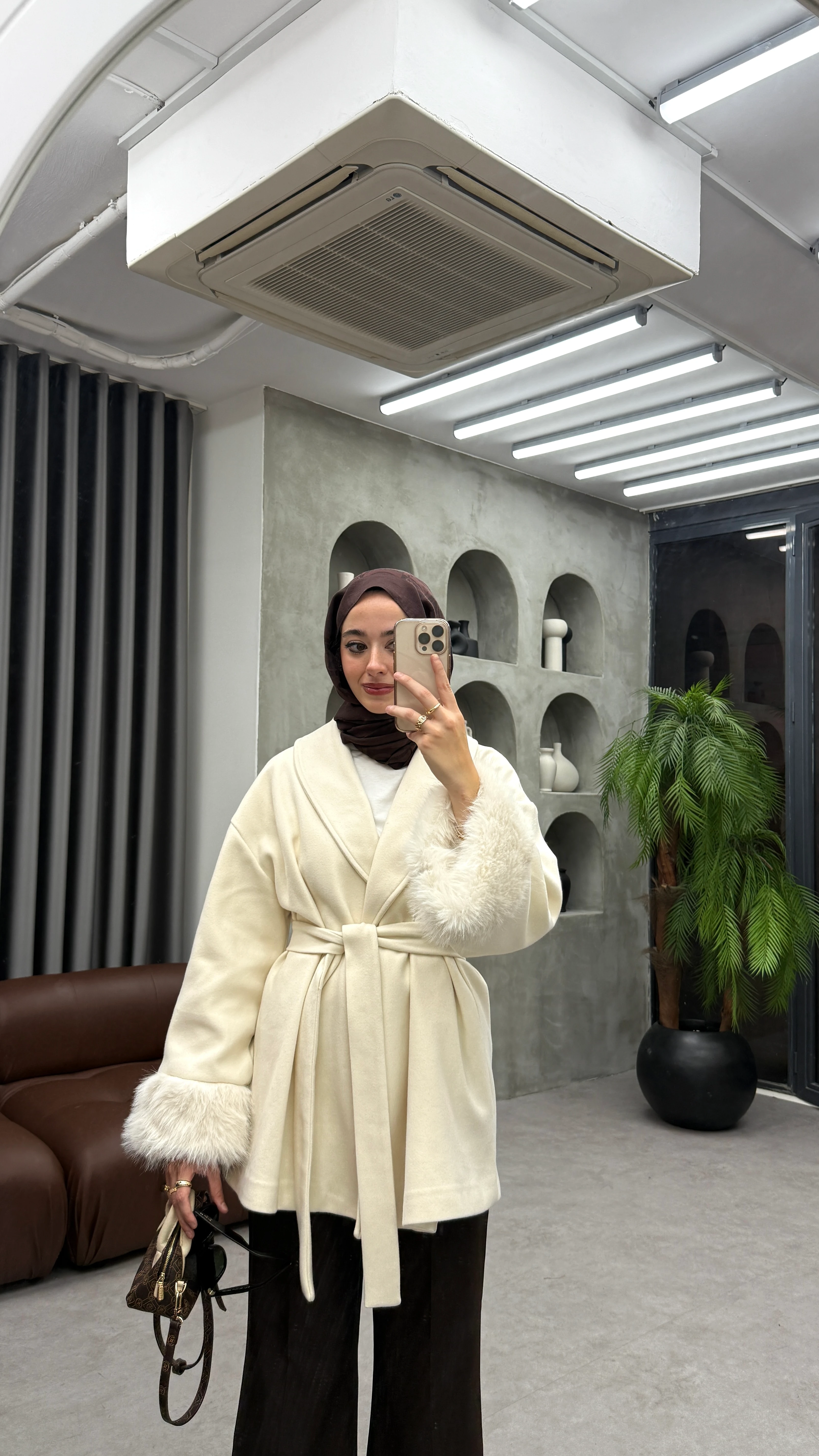 Kolu Kürklü Kaşe Kaban   - Bej