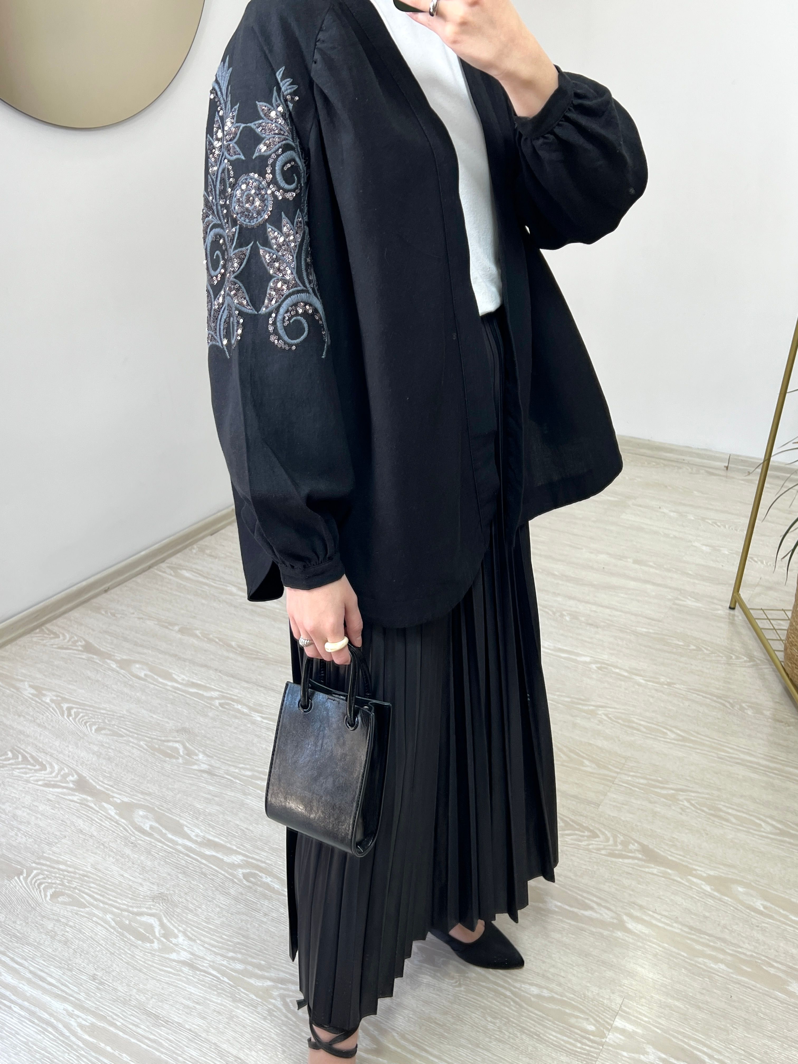 Zambak Desenli Keten Kimono - Siyah