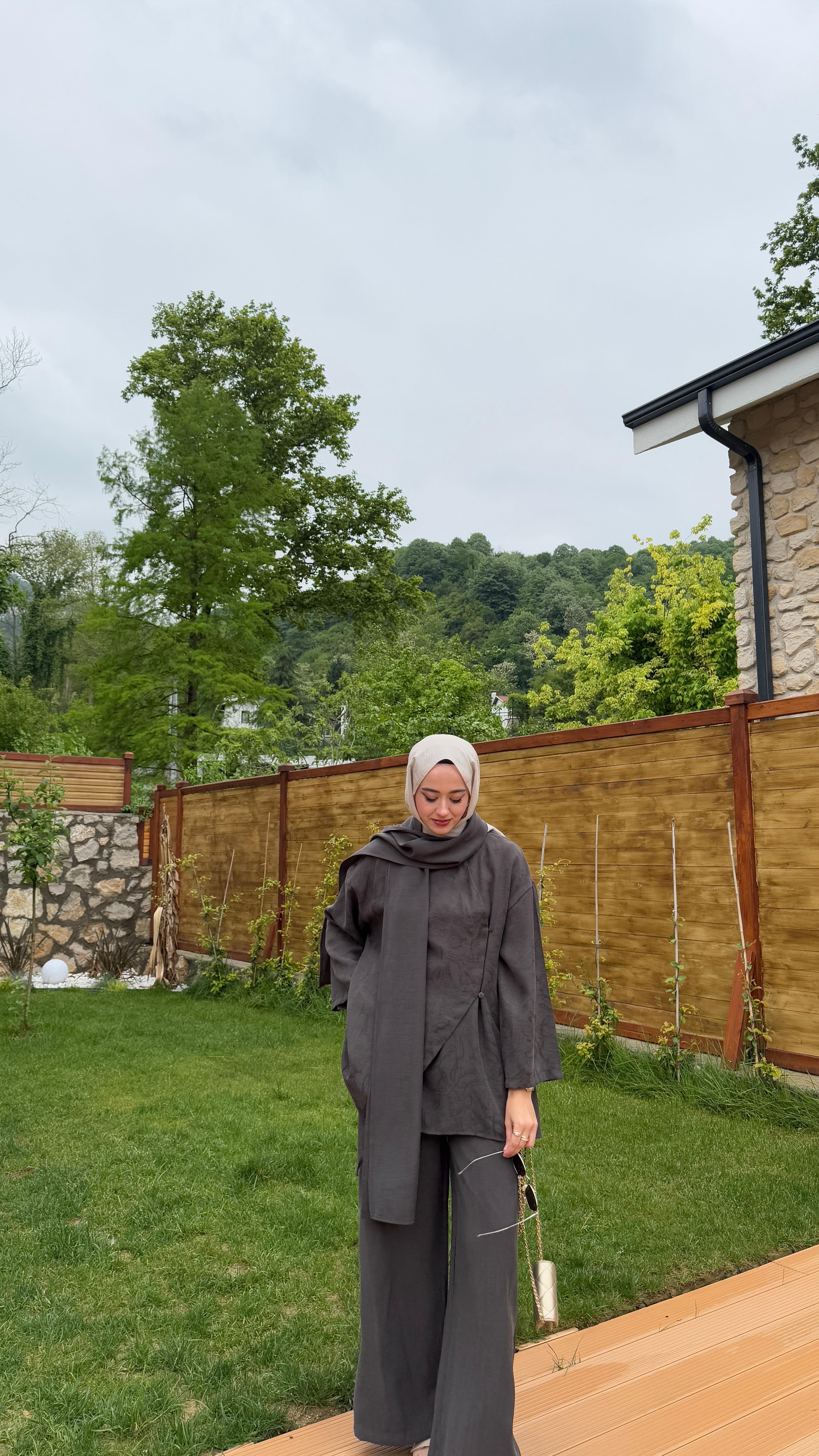 Fularlı Jakar Takım