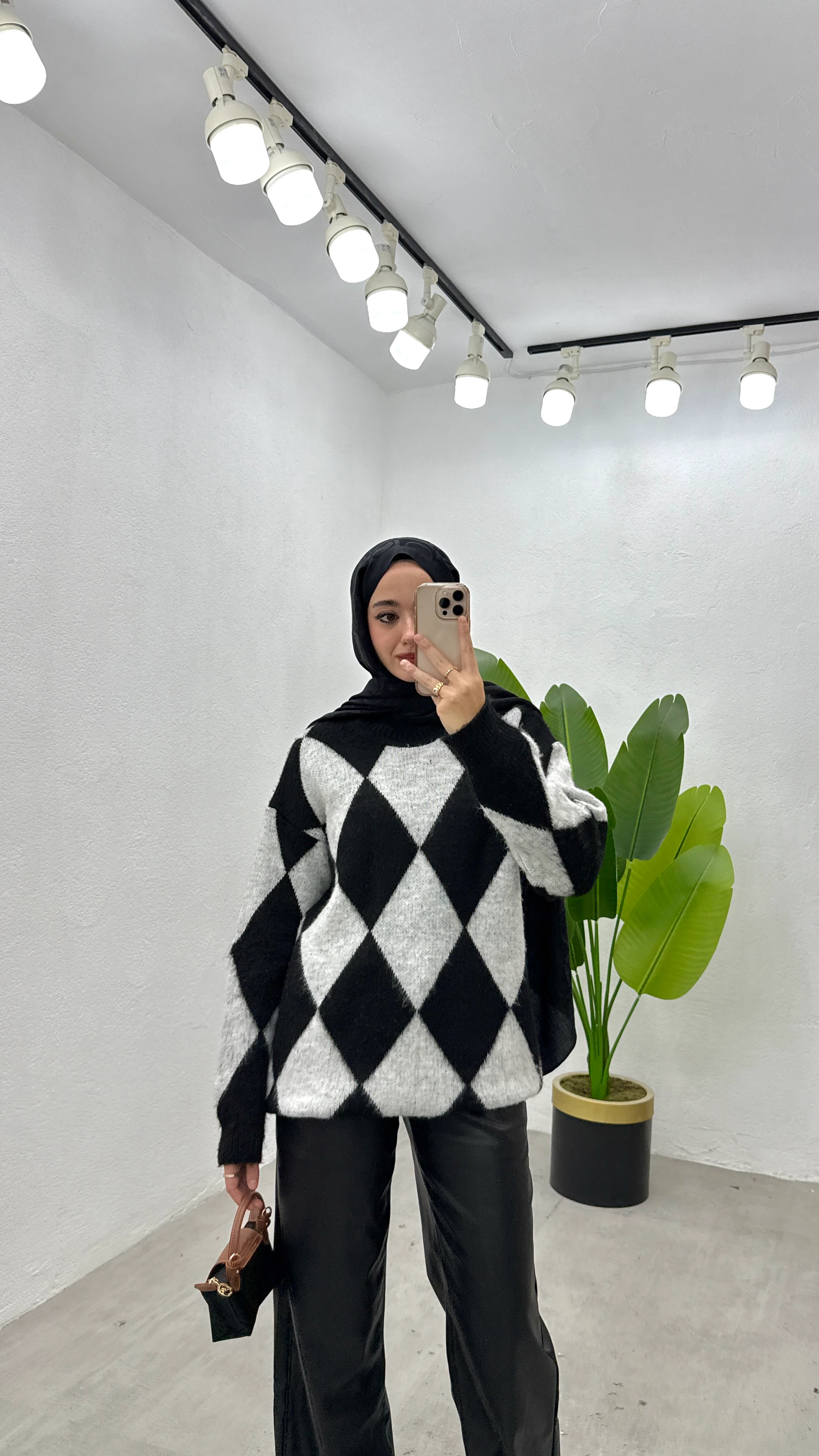 Baklava Desen Kazak - Siyah