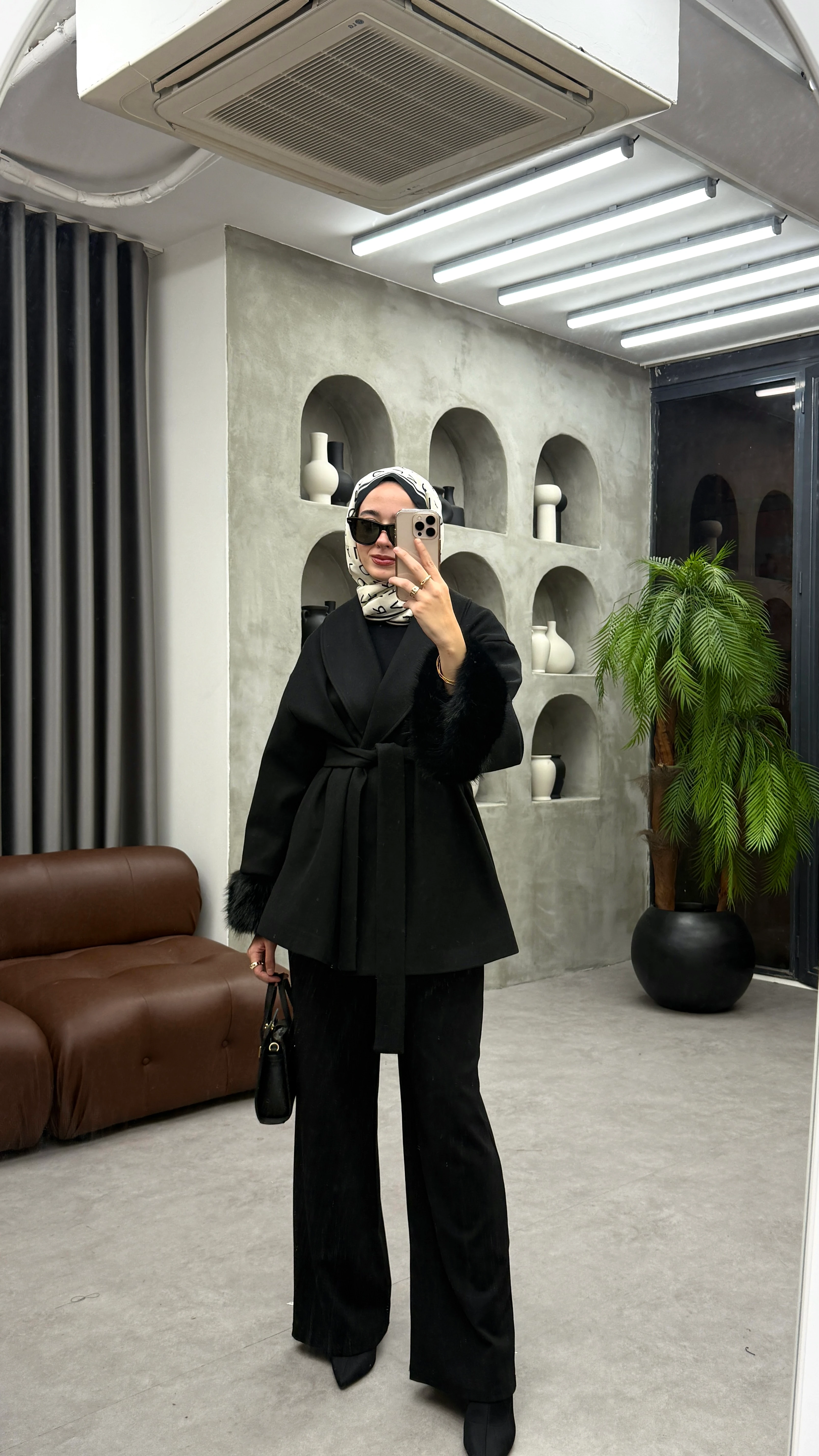 Kolu Kürklü Kaşe Kaban   - Siyah