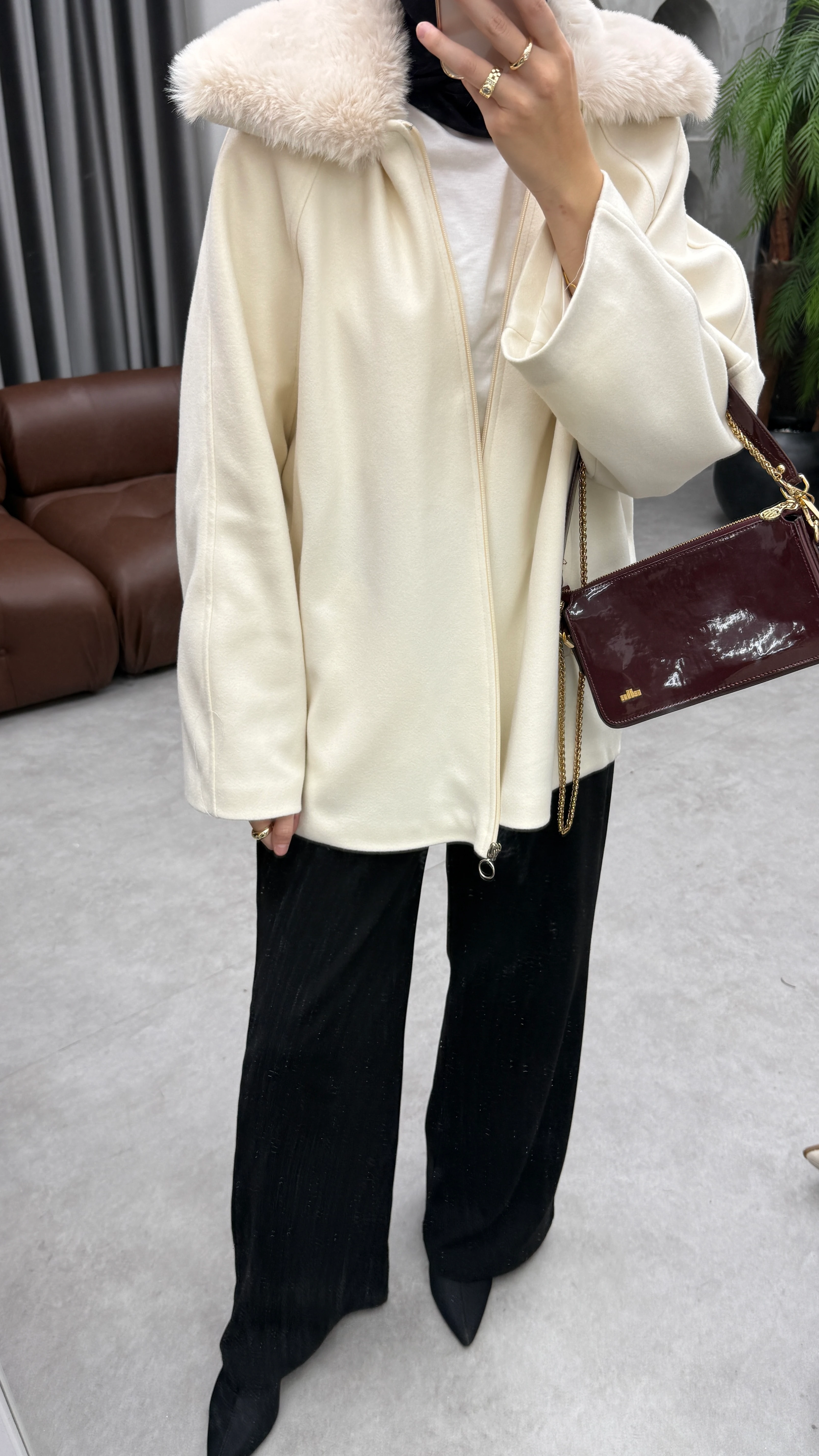 Yakası Kürklü Kaşe Mont - Bej