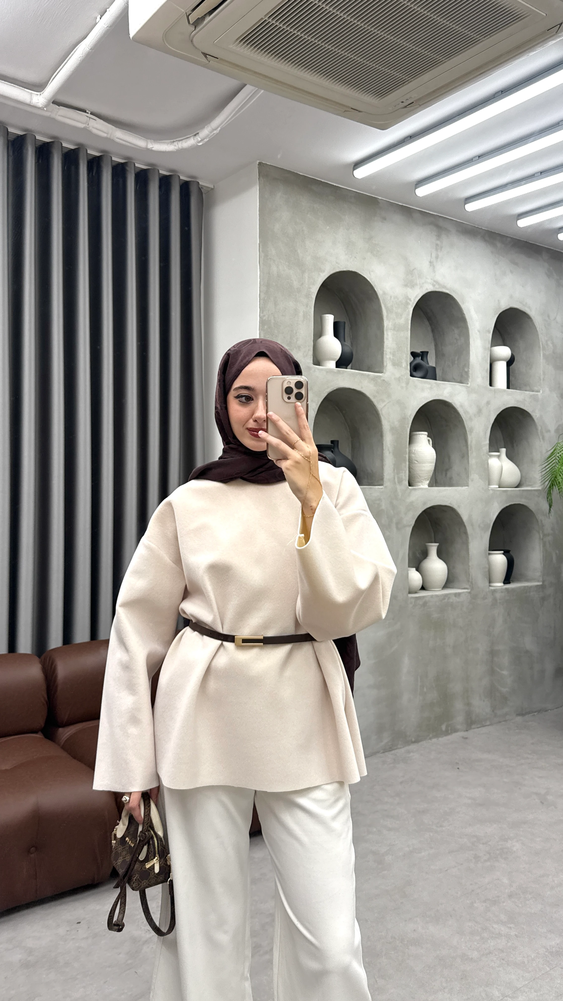 Qua Tay Tüylü Kazak - Taş