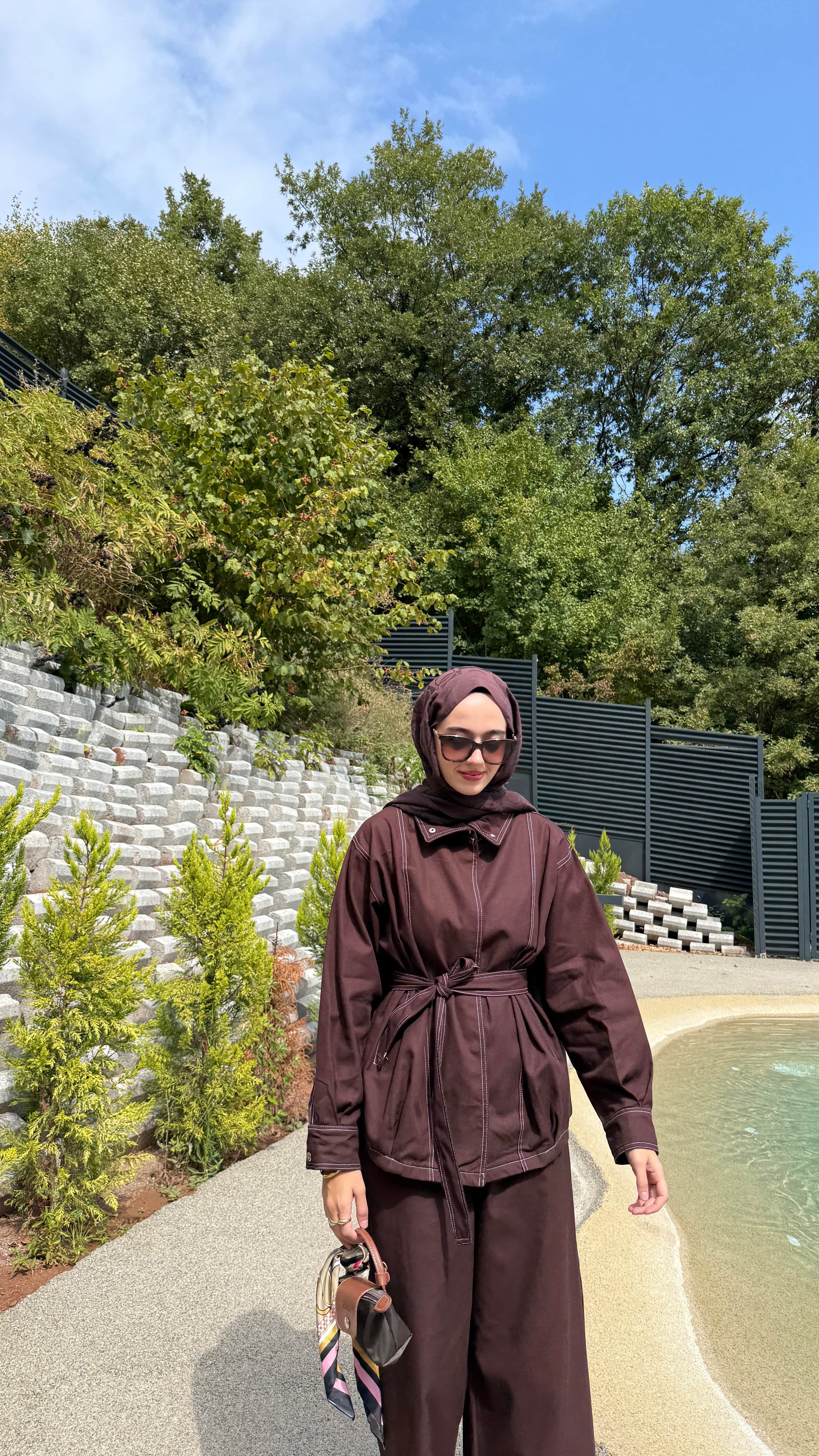 Kontrast Dikişli Gabardin Takım  - Kahve