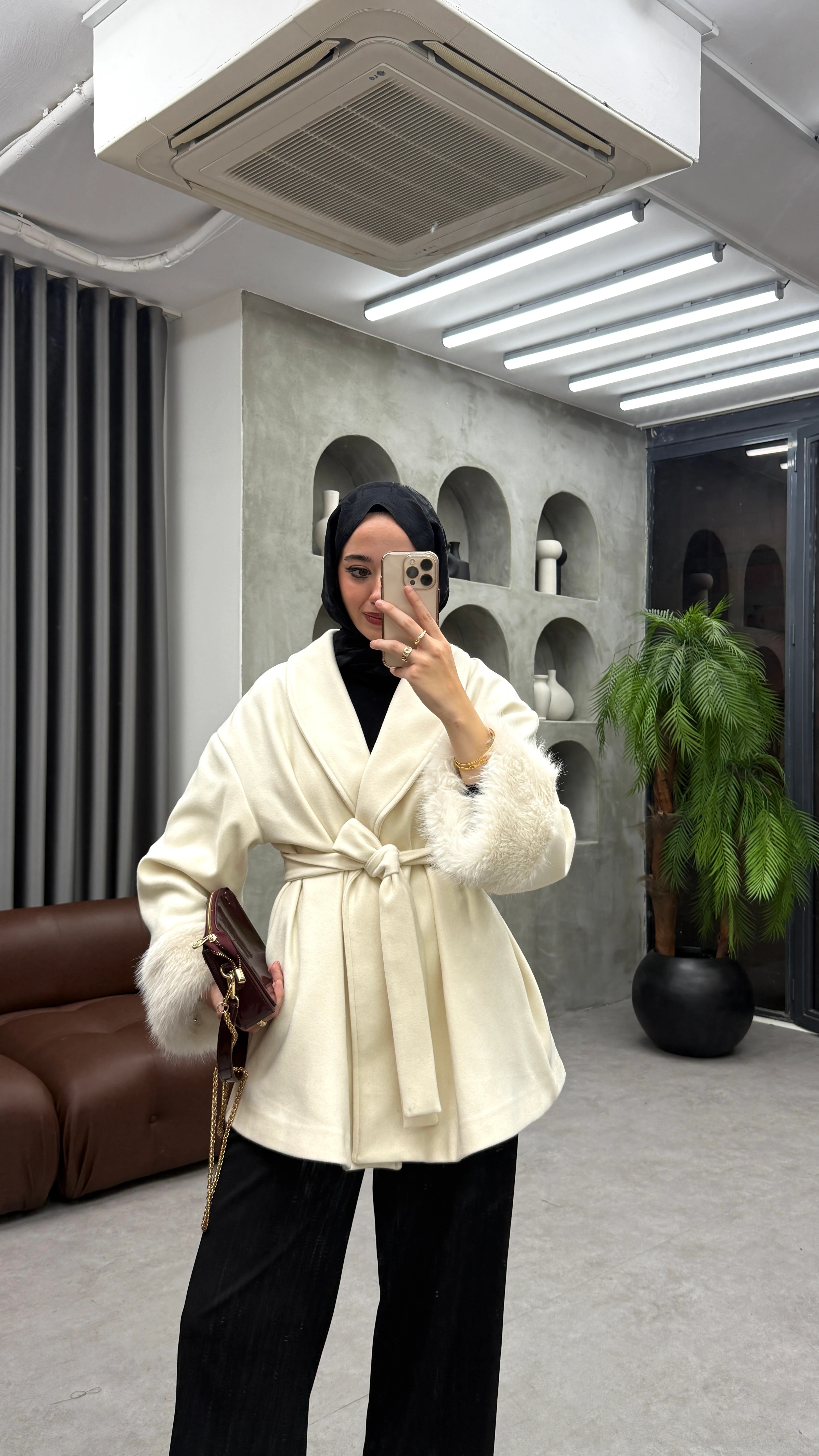 Kolu Kürklü Kaşe Kaban   - Bej