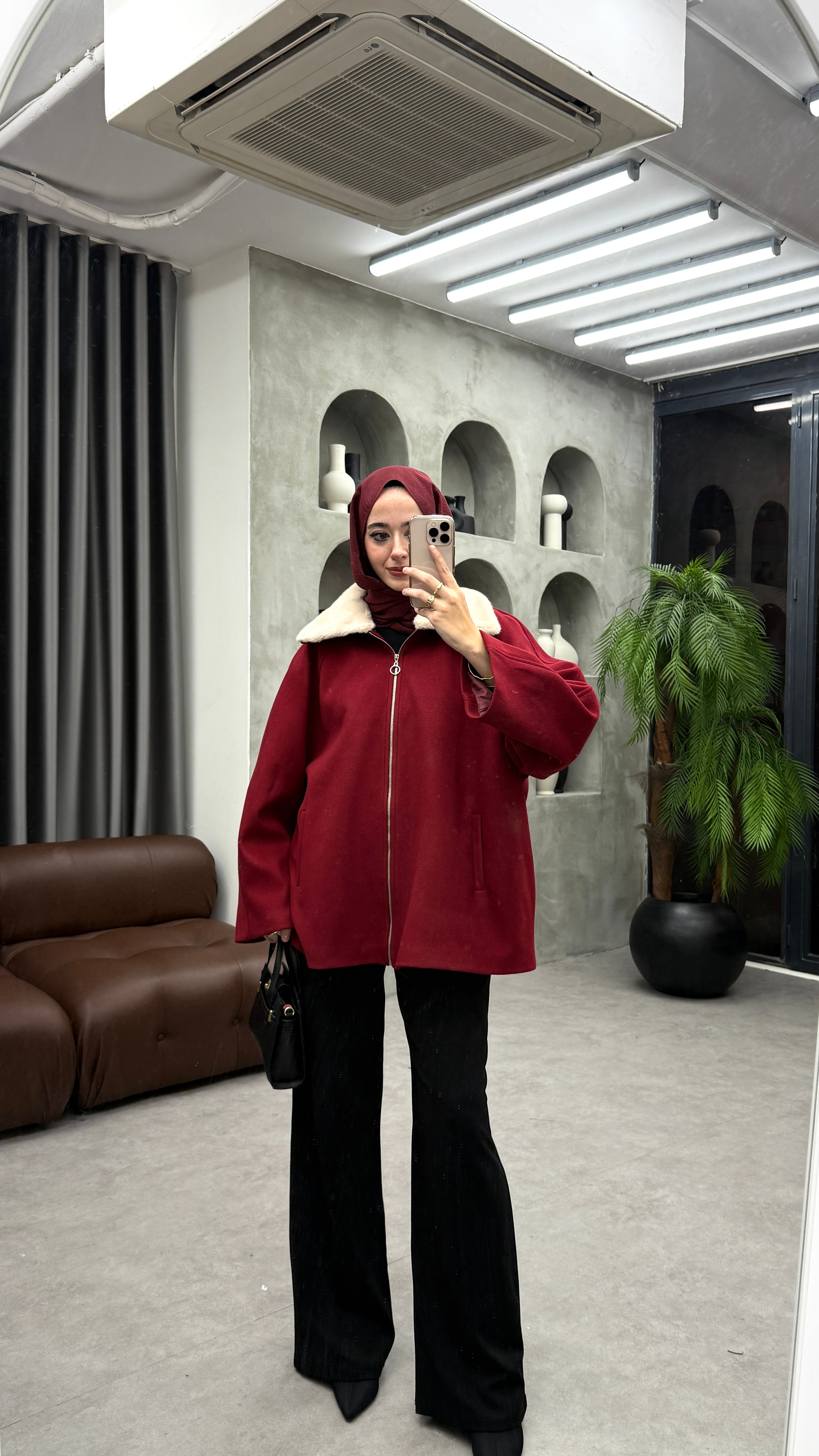 Yakası Kürklü Kaşe Mont