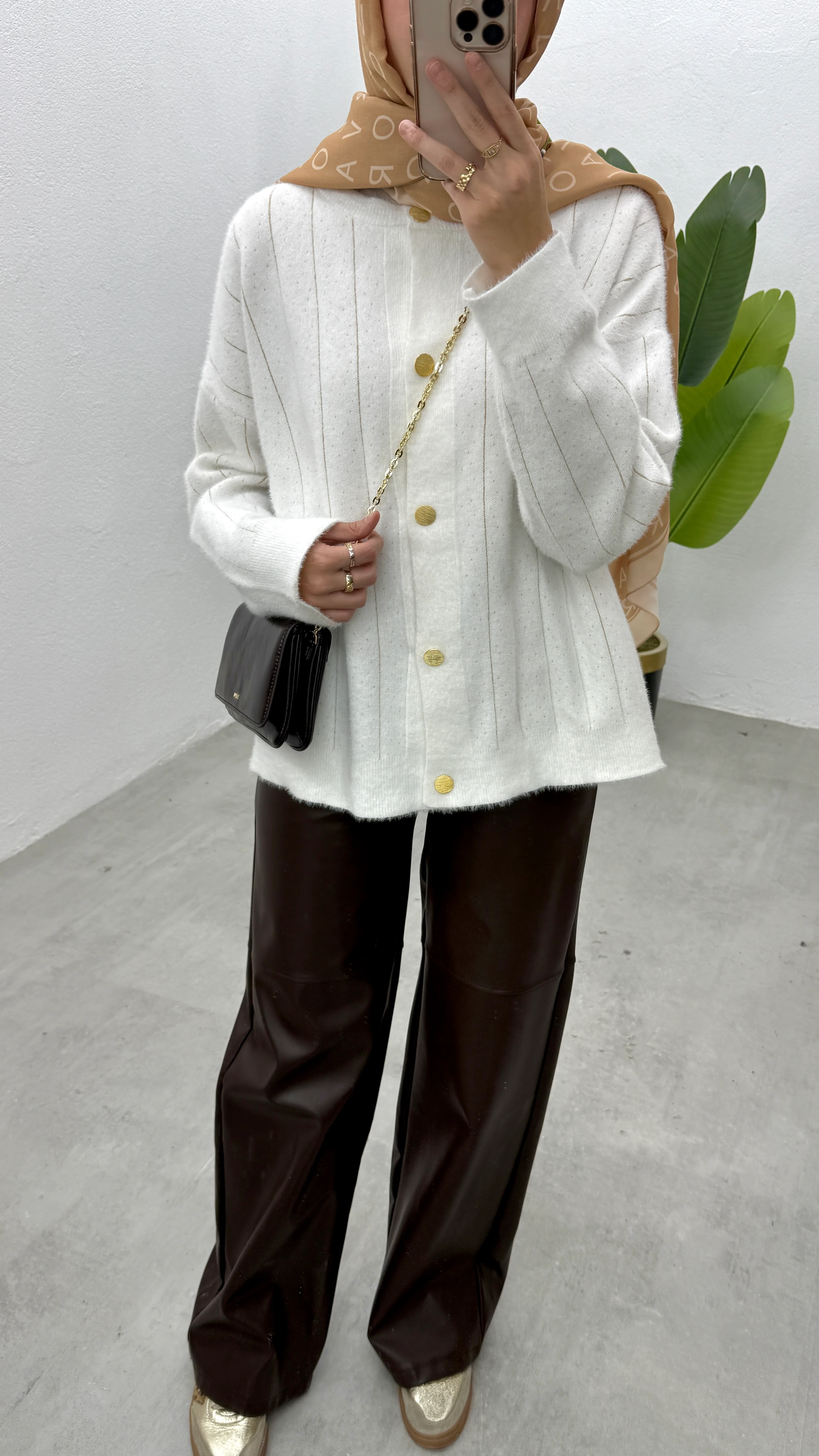 Simli Düğmeli Hırka - Beyaz