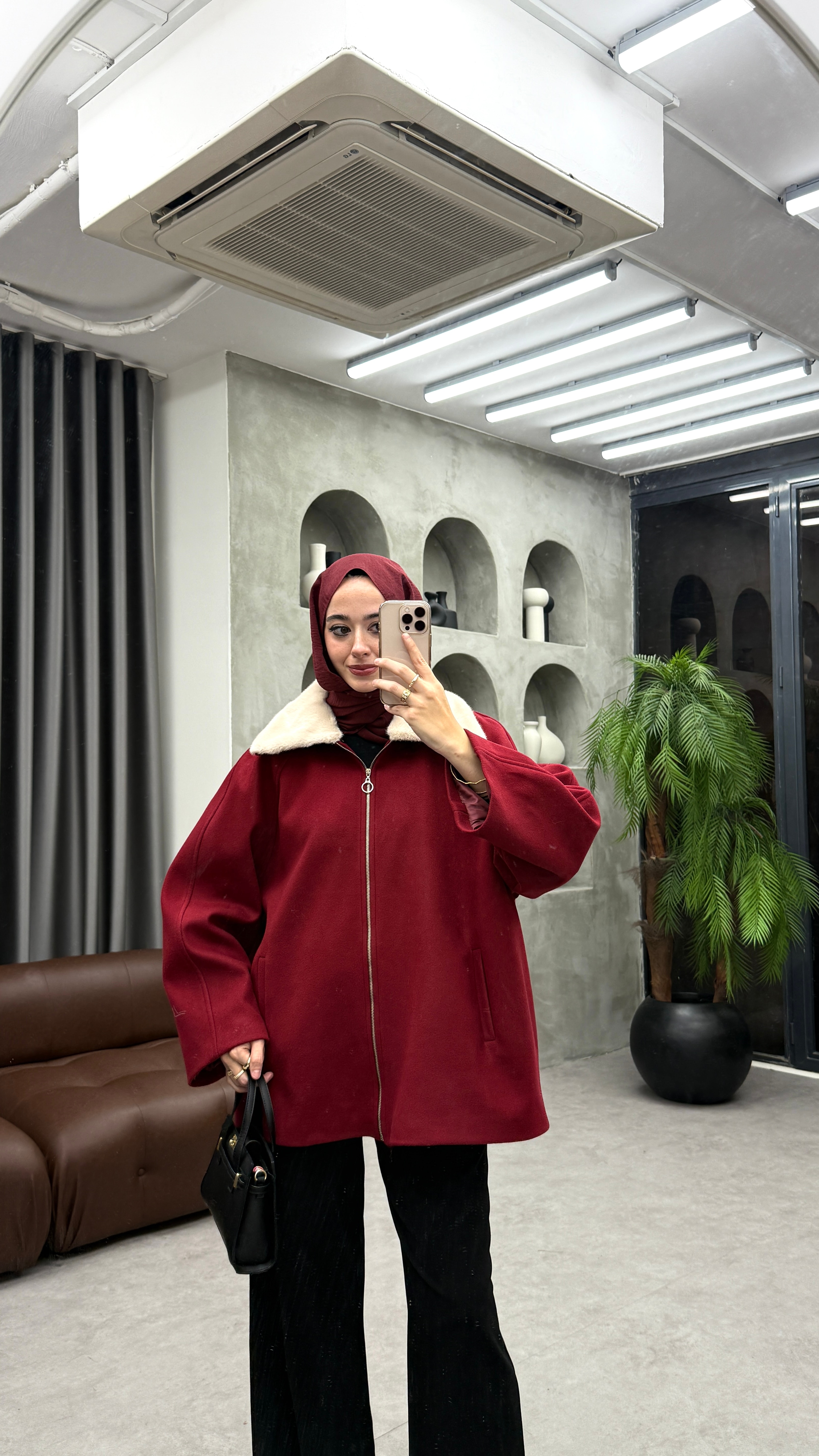Yakası Kürklü Kaşe Mont