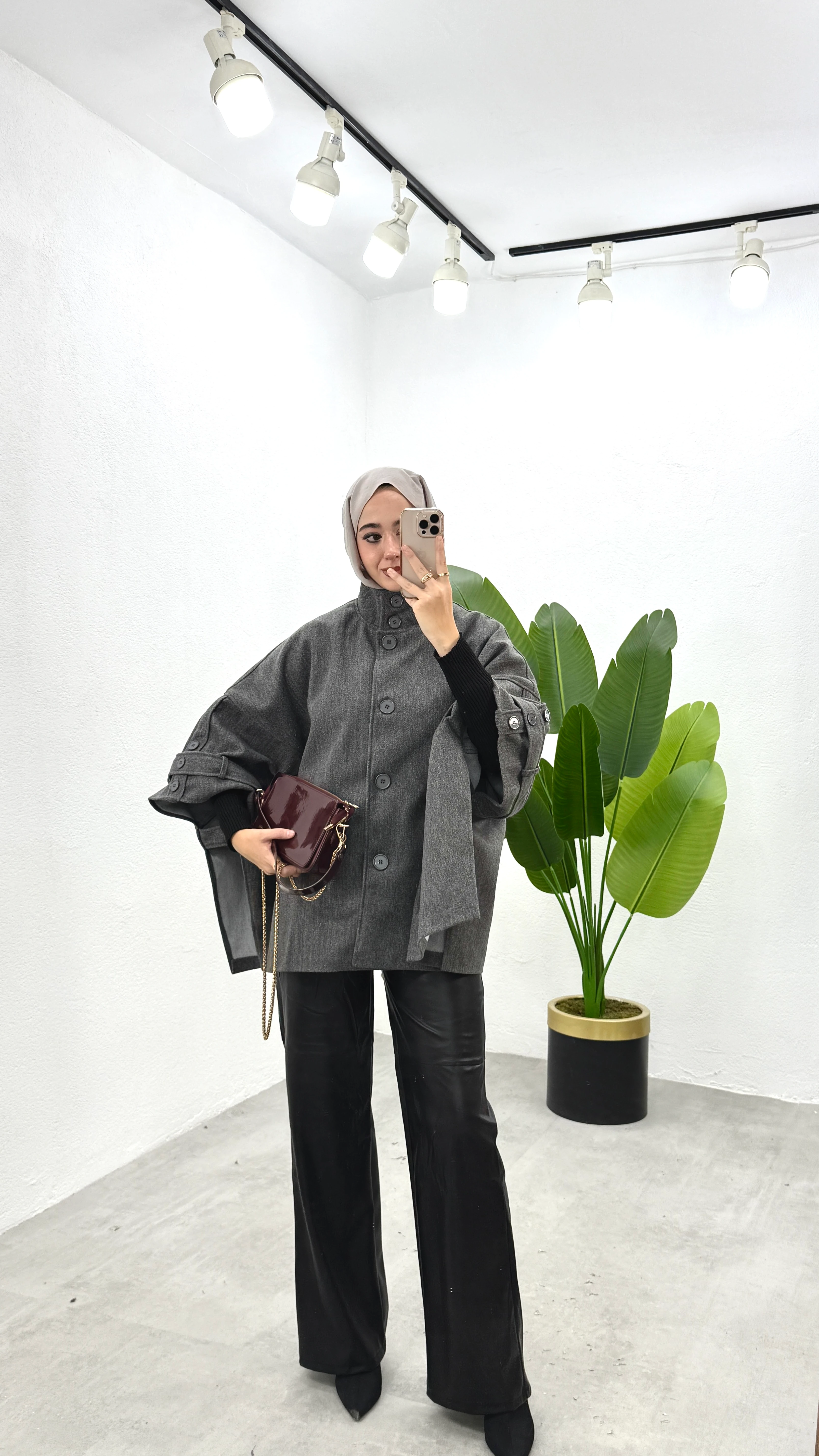 Kolları Apoletli Kaşe Pelerin