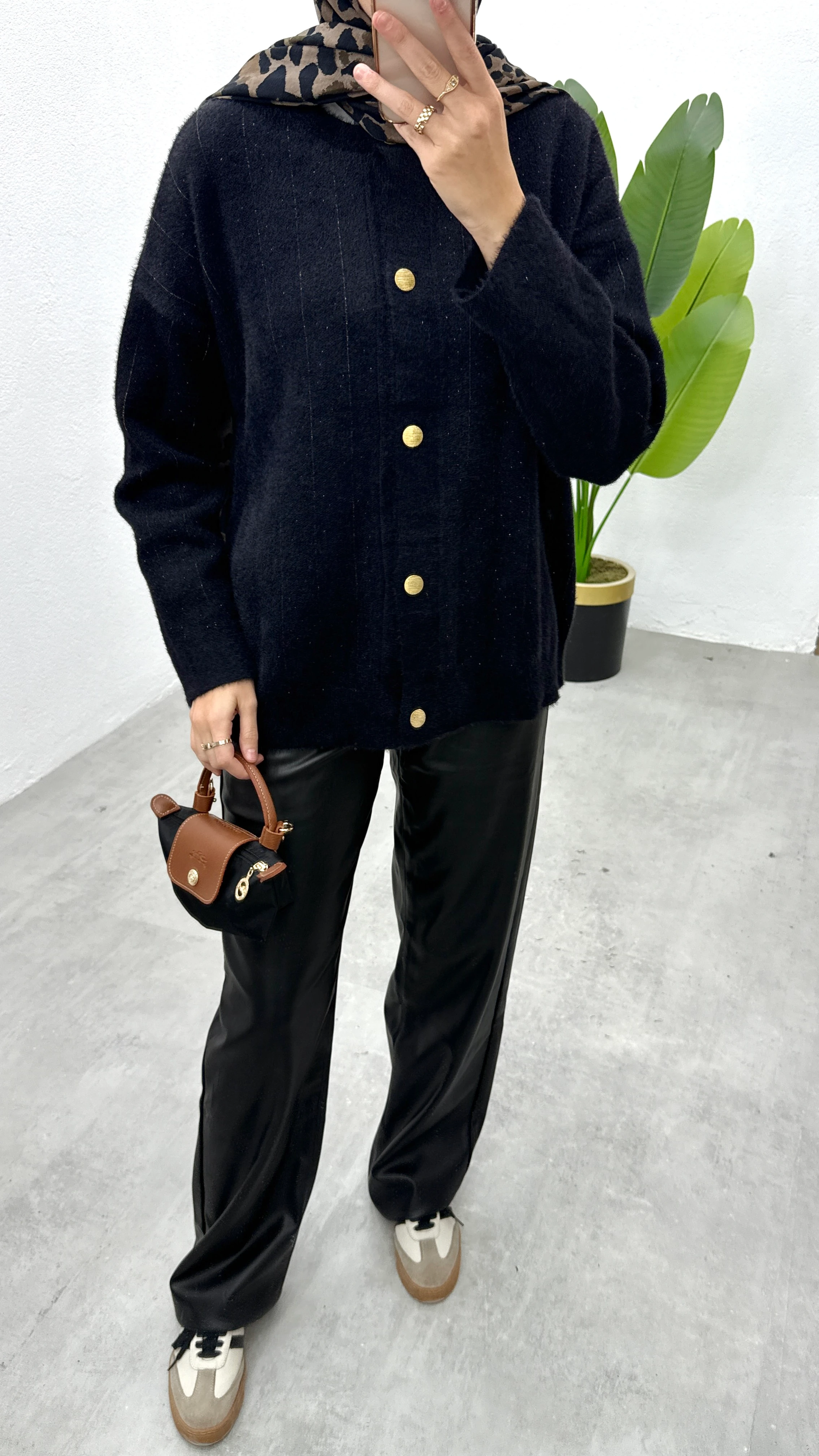 Simli Düğmeli Hırka - Siyah