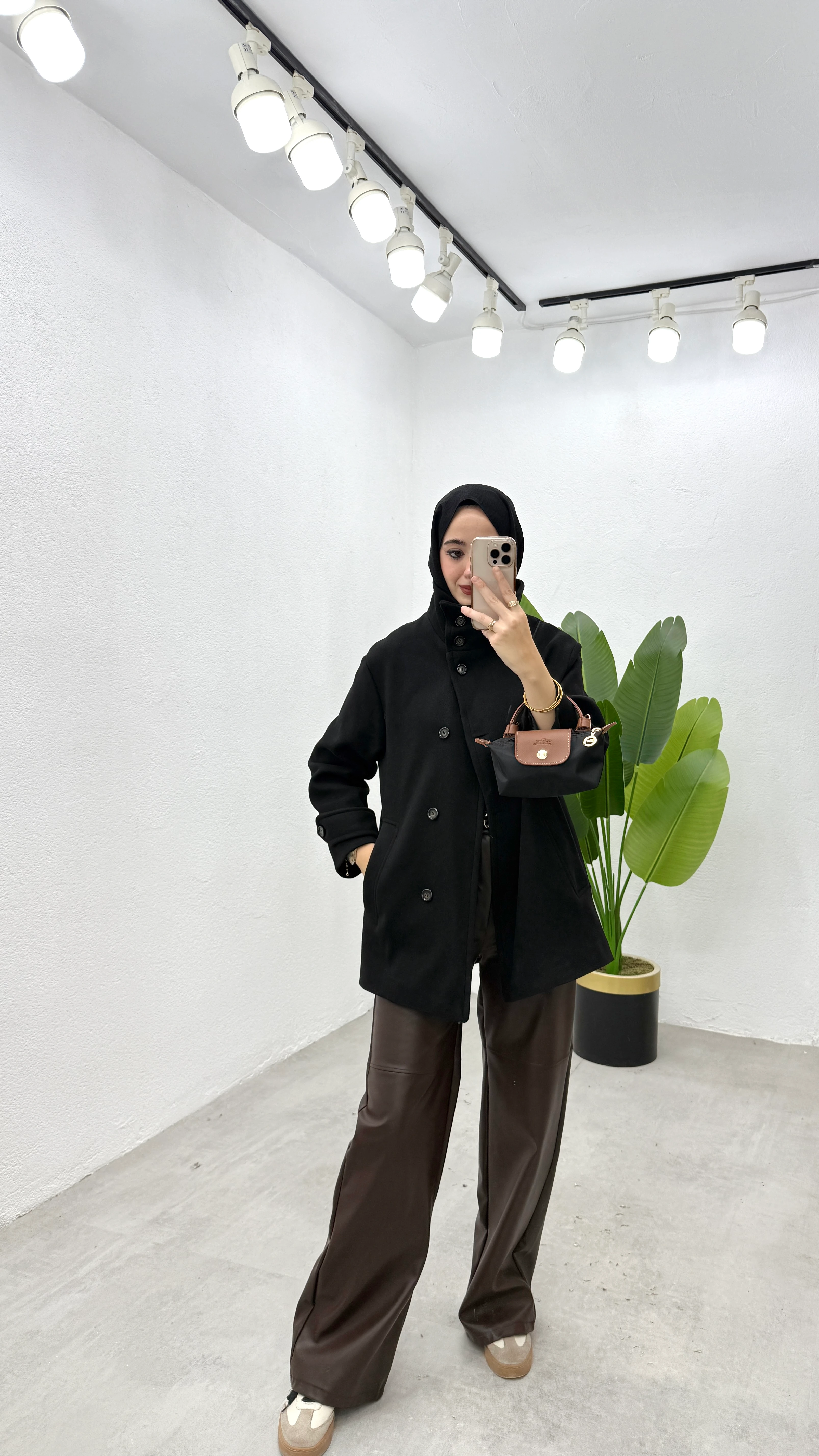 Dik Yaka Kaşe Kaban - Siyah