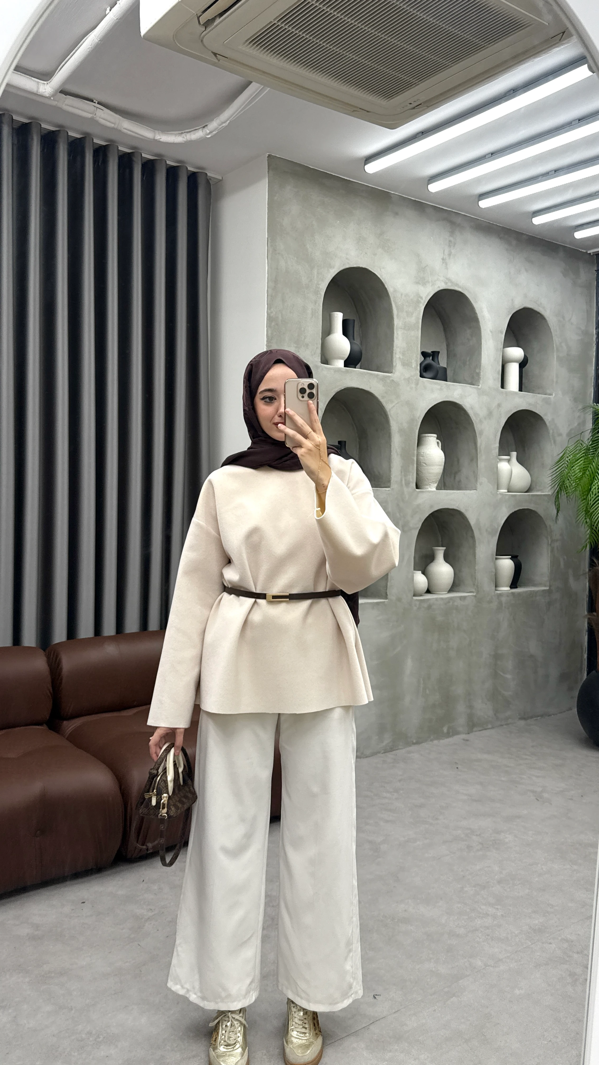 Qua Tay Tüylü Kazak - Taş