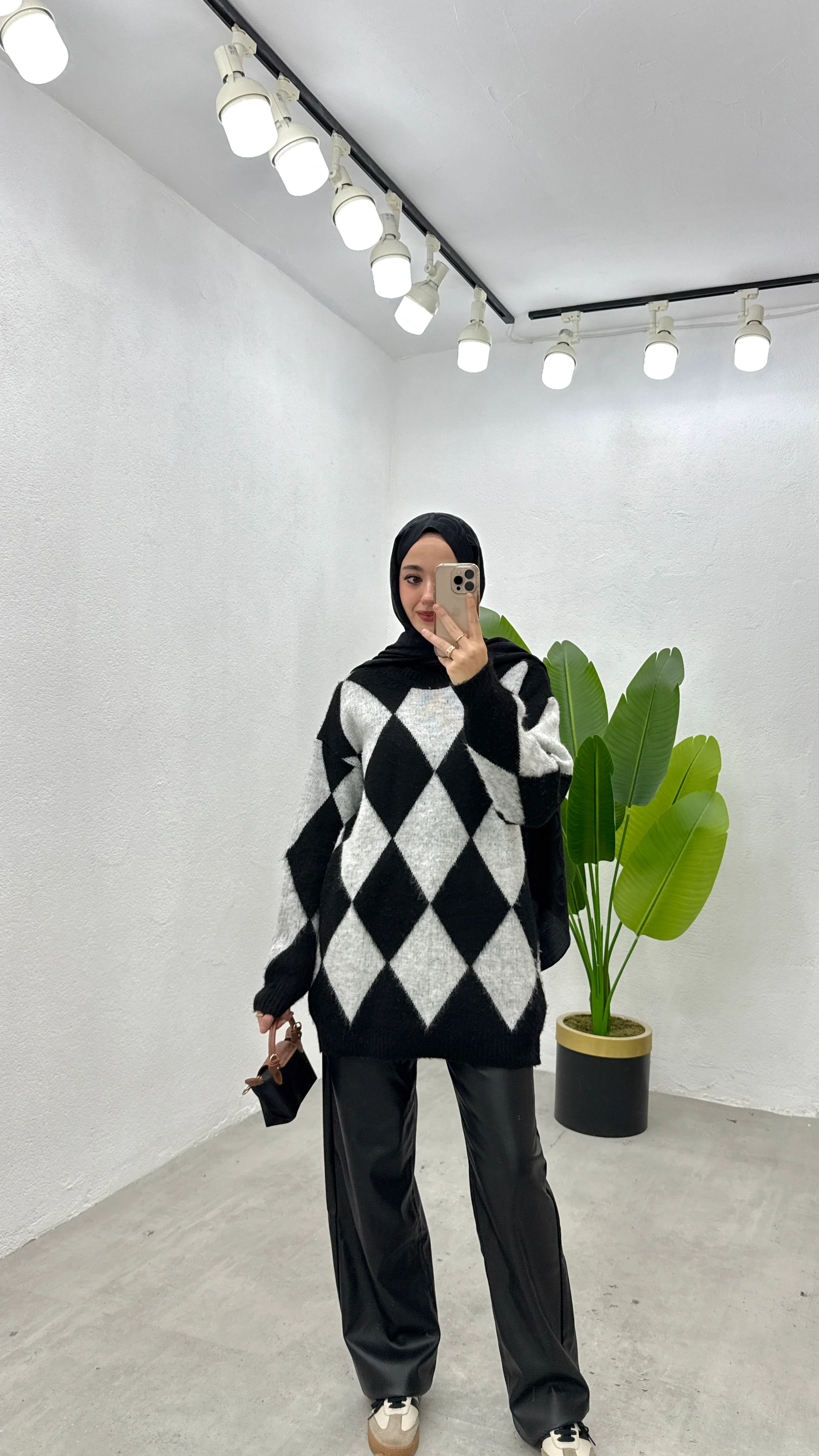 Baklava Desen Kazak - Siyah