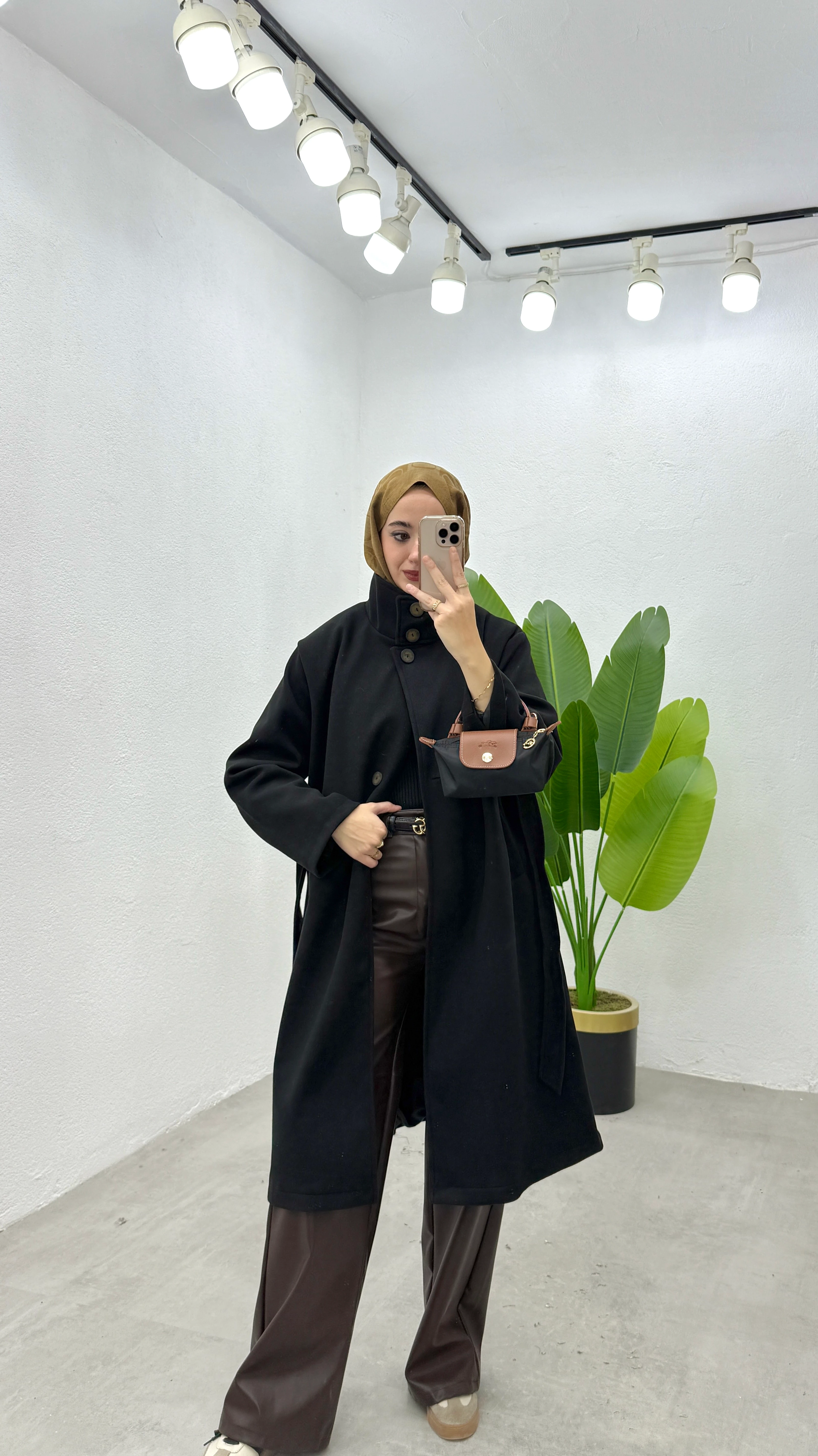 Uzun Dik Yaka Kaşe Kaban - Siyah