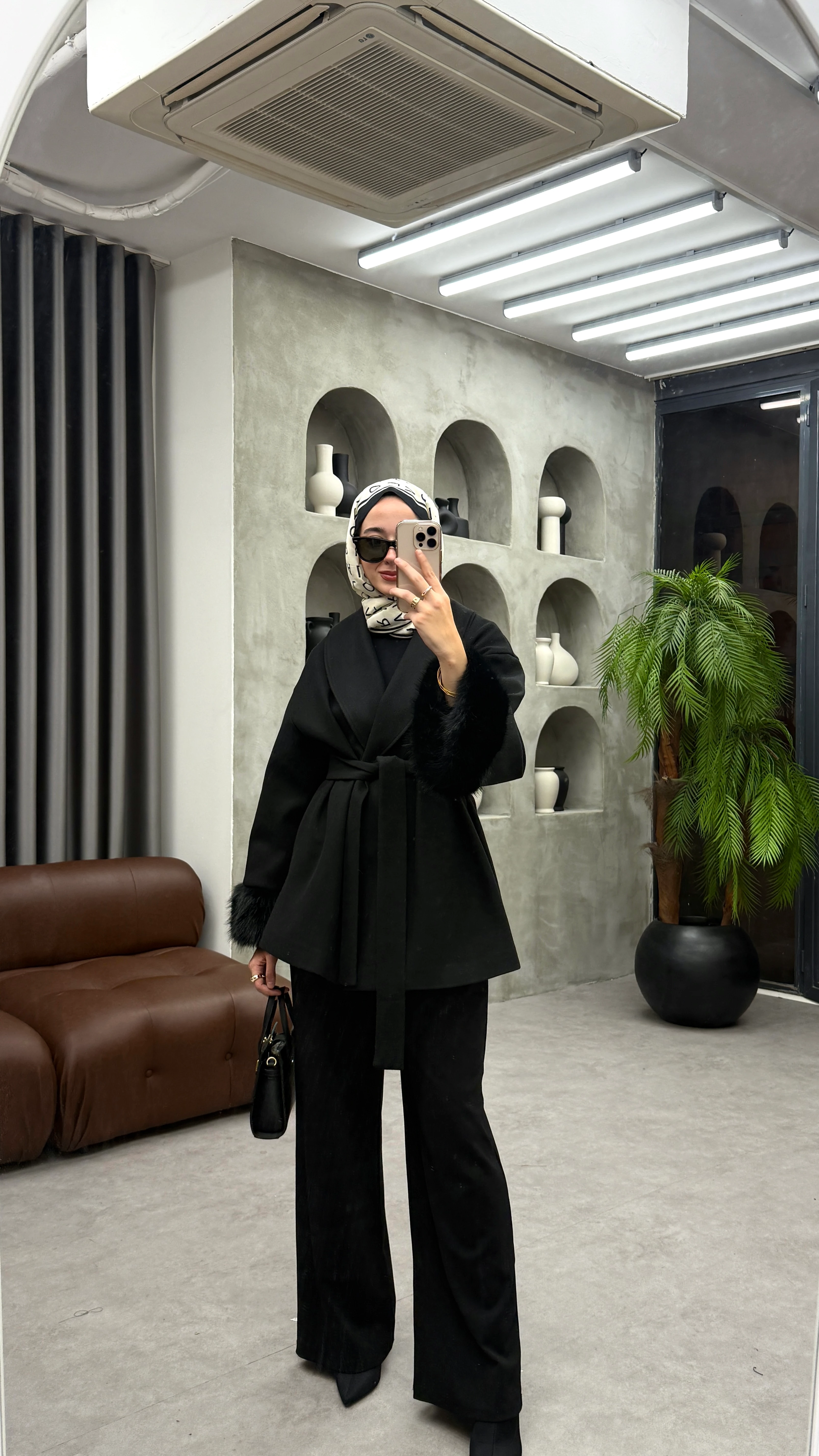 Kolu Kürklü Kaşe Kaban   - Siyah