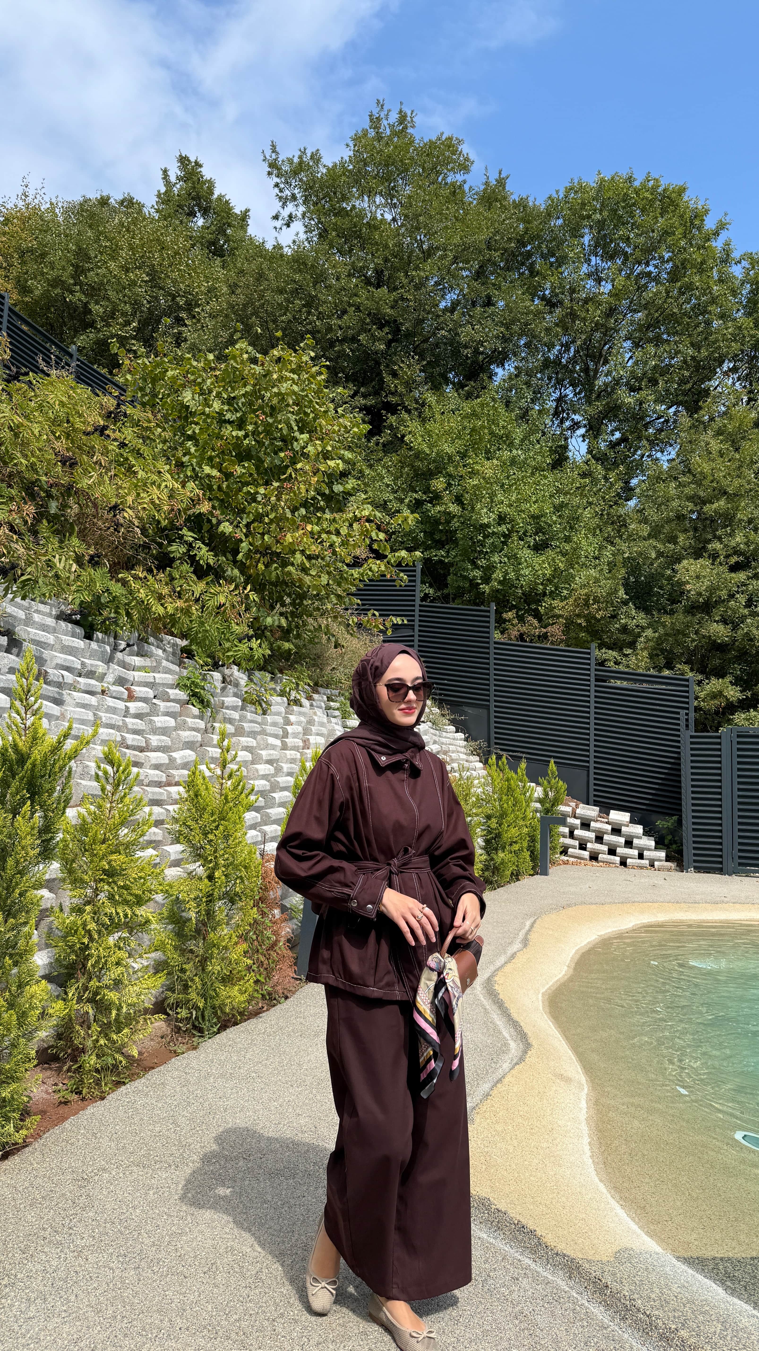 Kontrast Dikişli Gabardin Takım  - Kahve