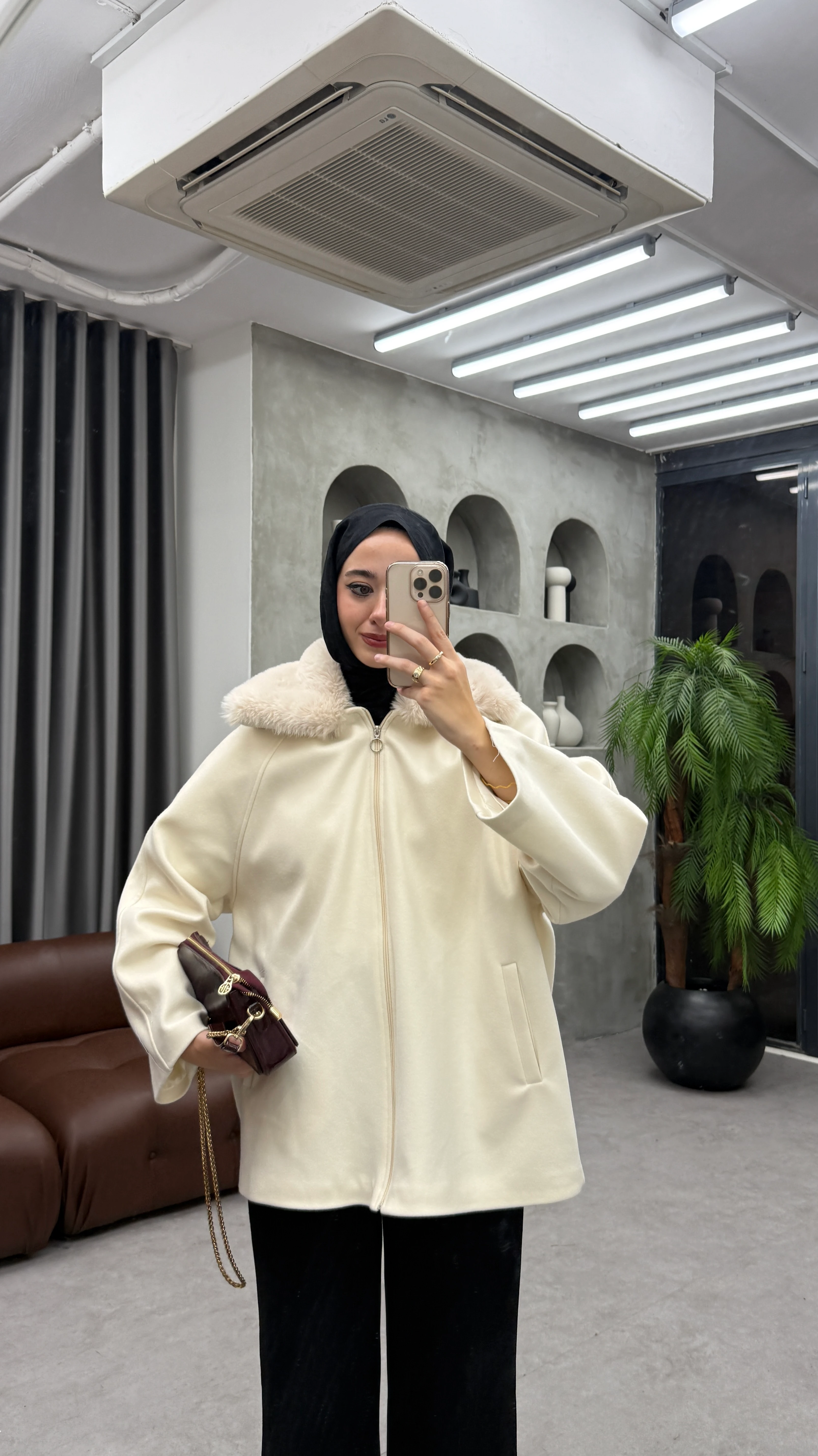 Yakası Kürklü Kaşe Mont - Bej