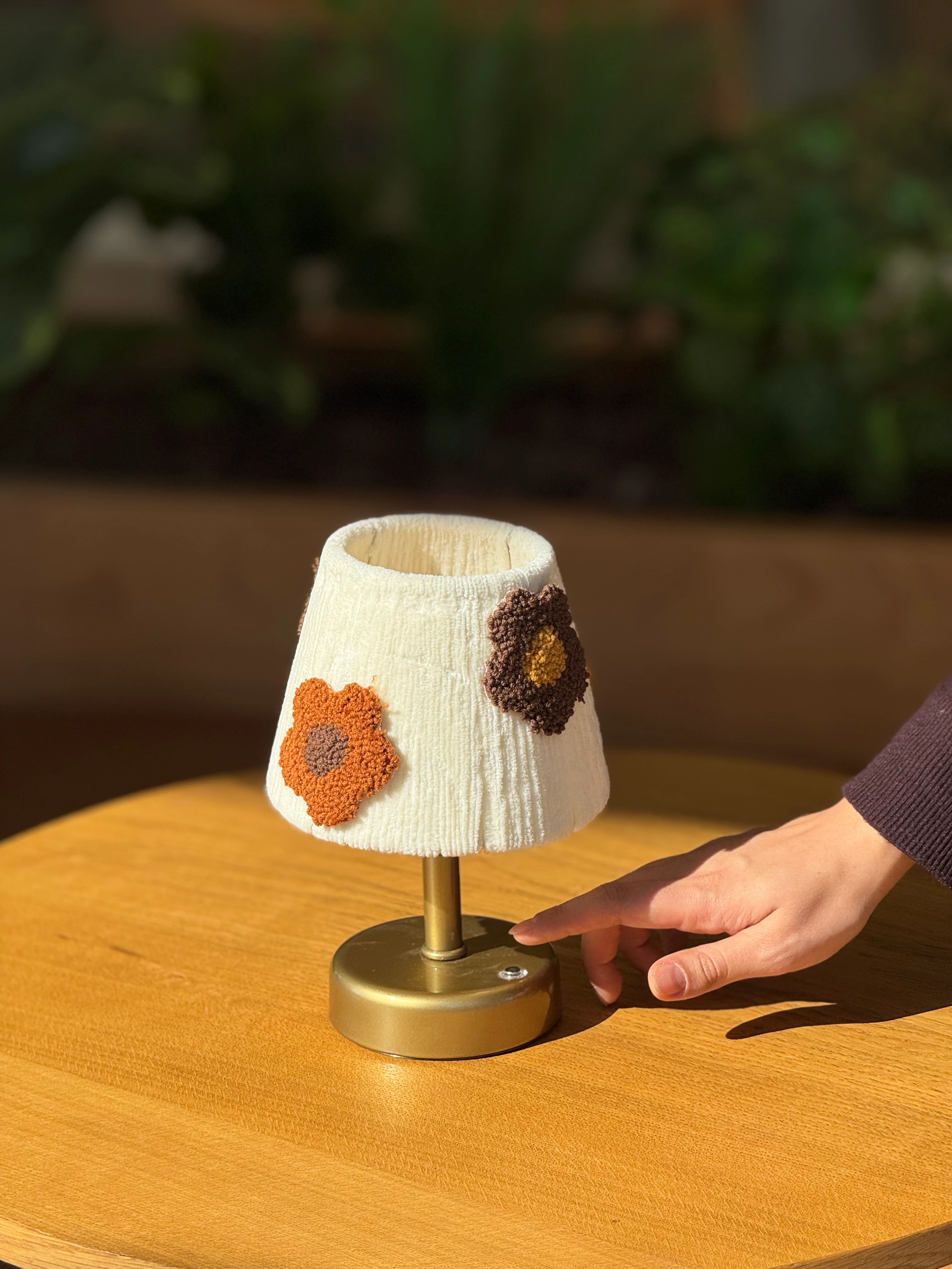 Punch Kadife Kablosuz Şarjlı Masa Lambası - Alt Eskitme Gold