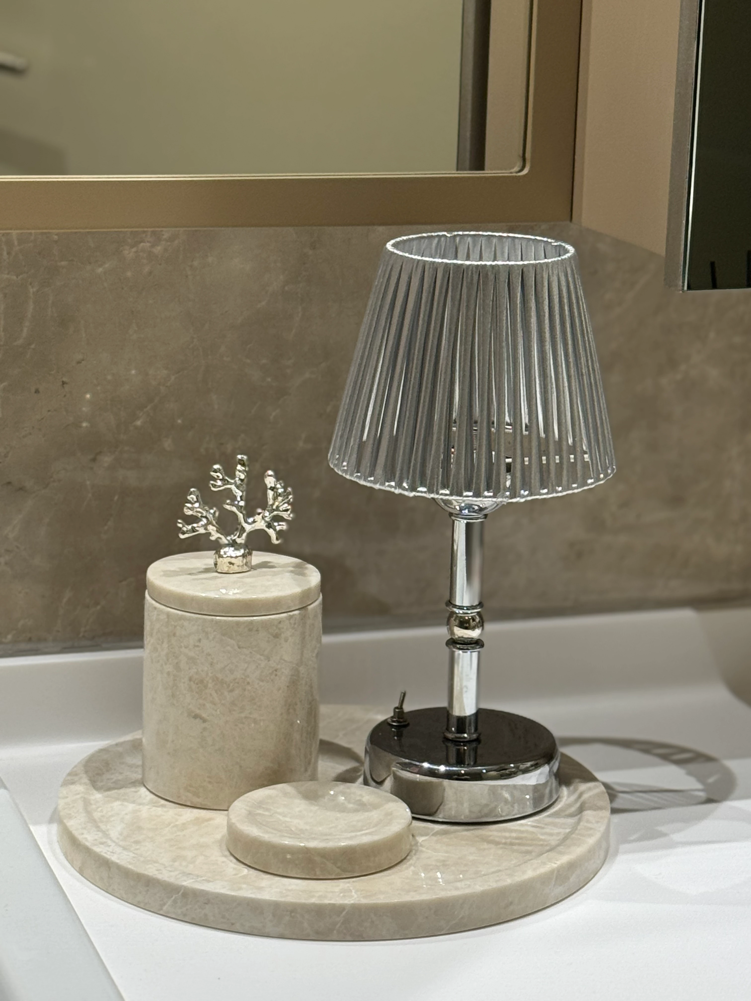 Gümüş Deri Kablosuz Pilli Masa Lambası - Alt Uzun Gümüş