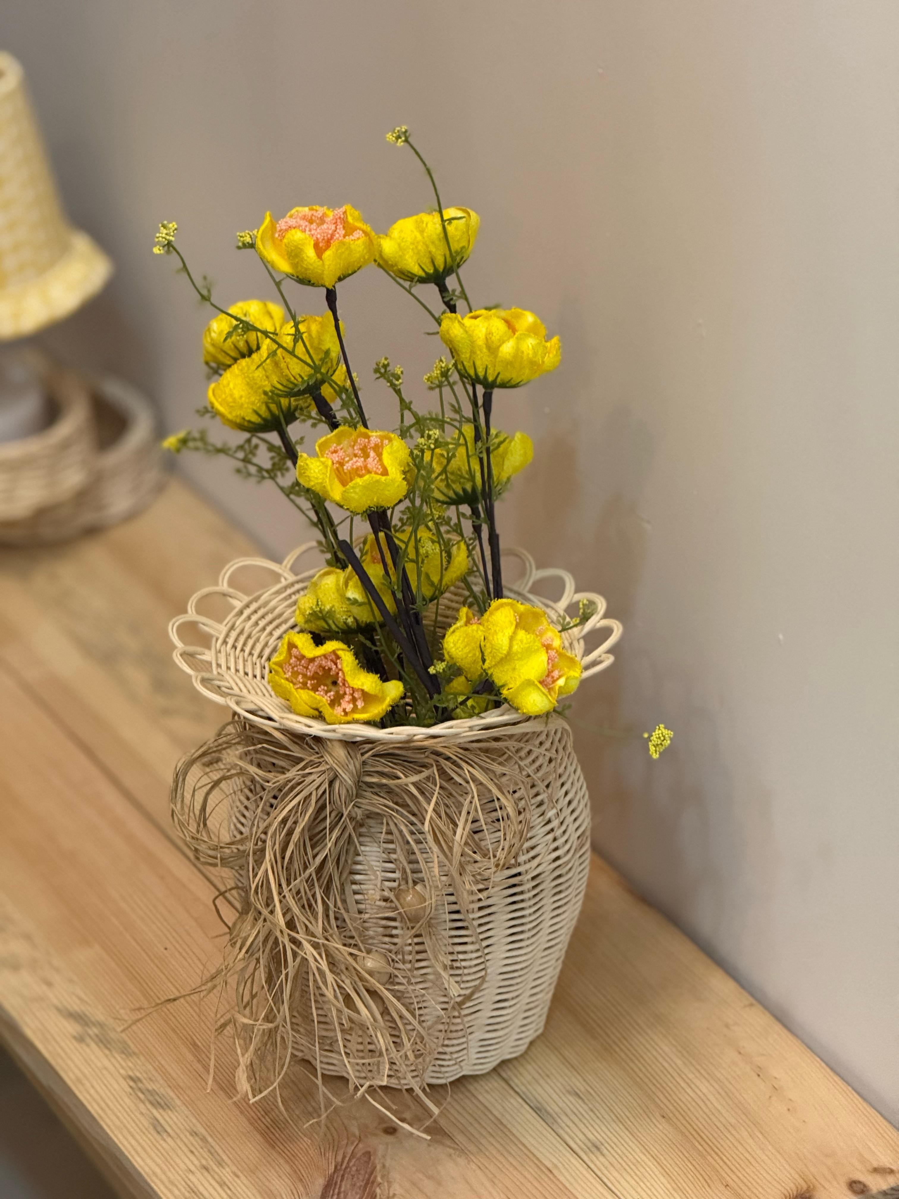 2'li Set Rattan El Yapımı Vazo & Sarı Gelincik