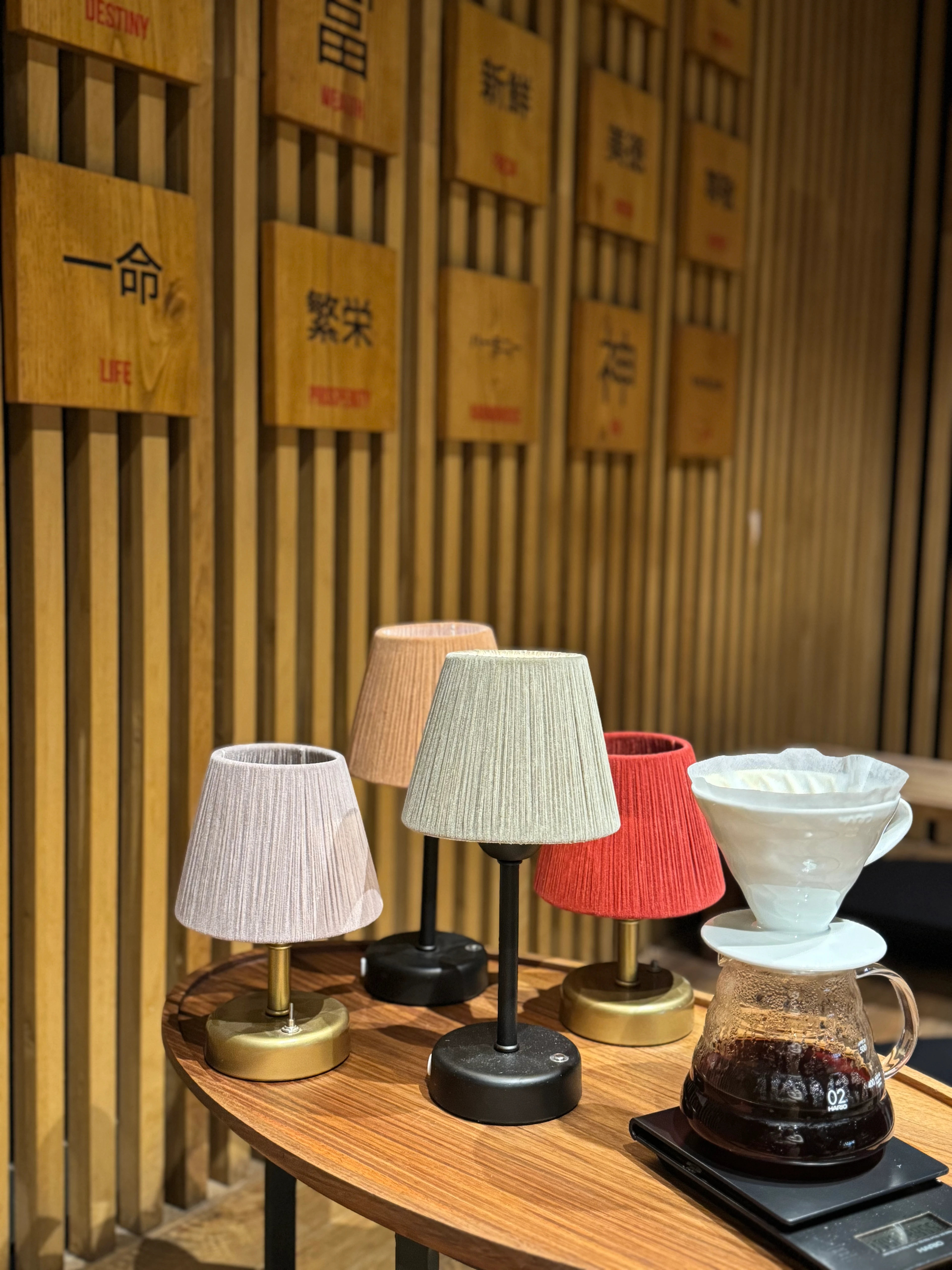 Bordo Kadife Süet Kablosuz Pilli Masa Lambası - Alt Eskitme Gold